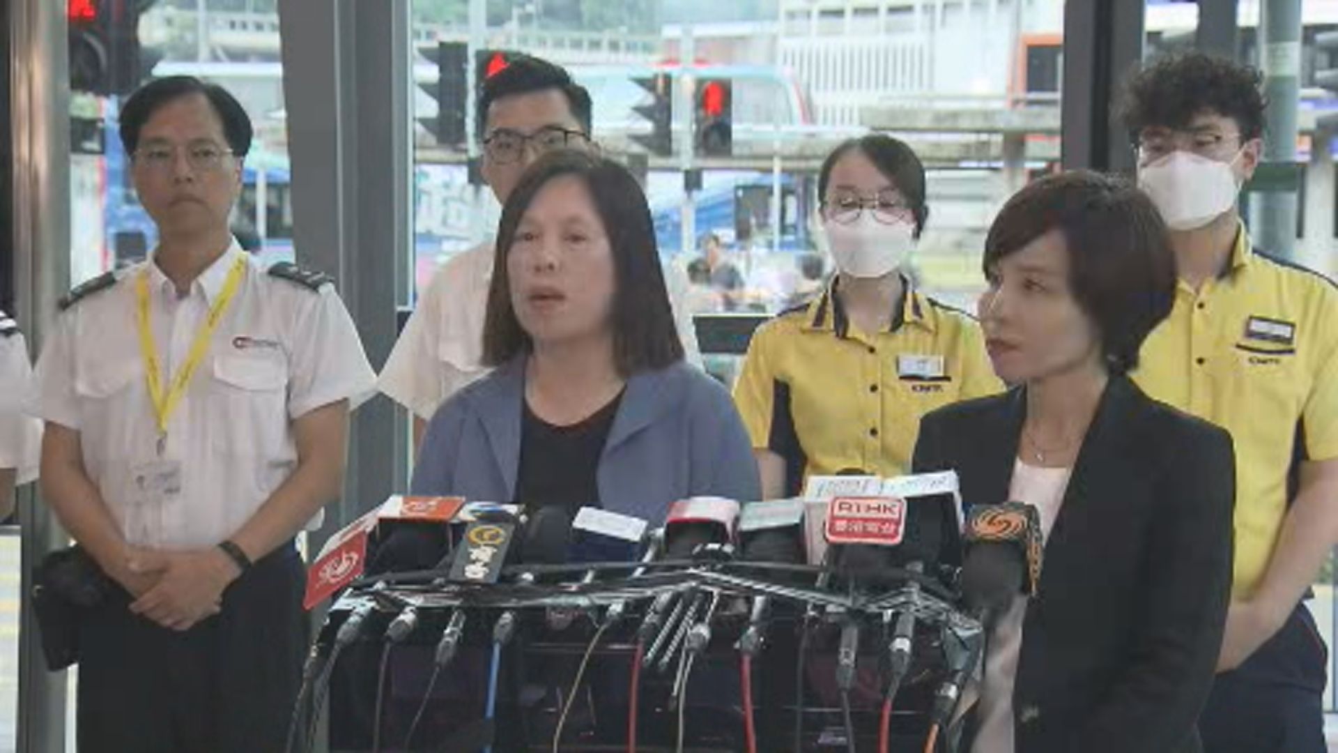 運輸署及交通營運商下周一起加強打擊違規二元乘車