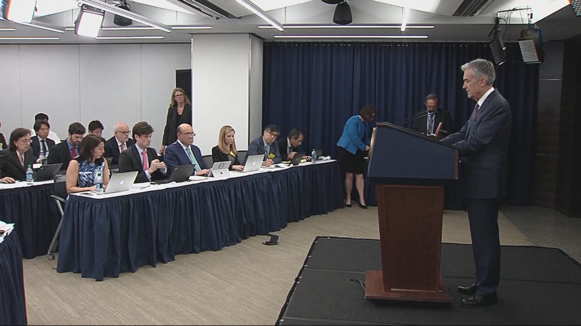 鮑威爾發言前　3名聯儲局官員支持盡快「收水」