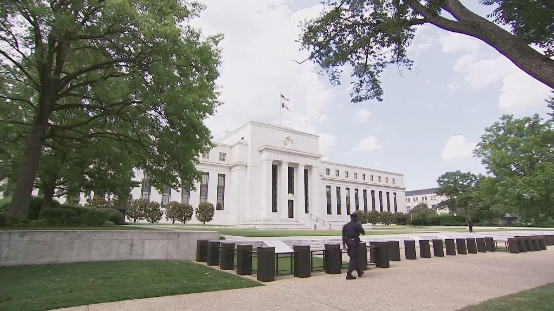 聯儲局官員：未達到啟動削減買債的門檻