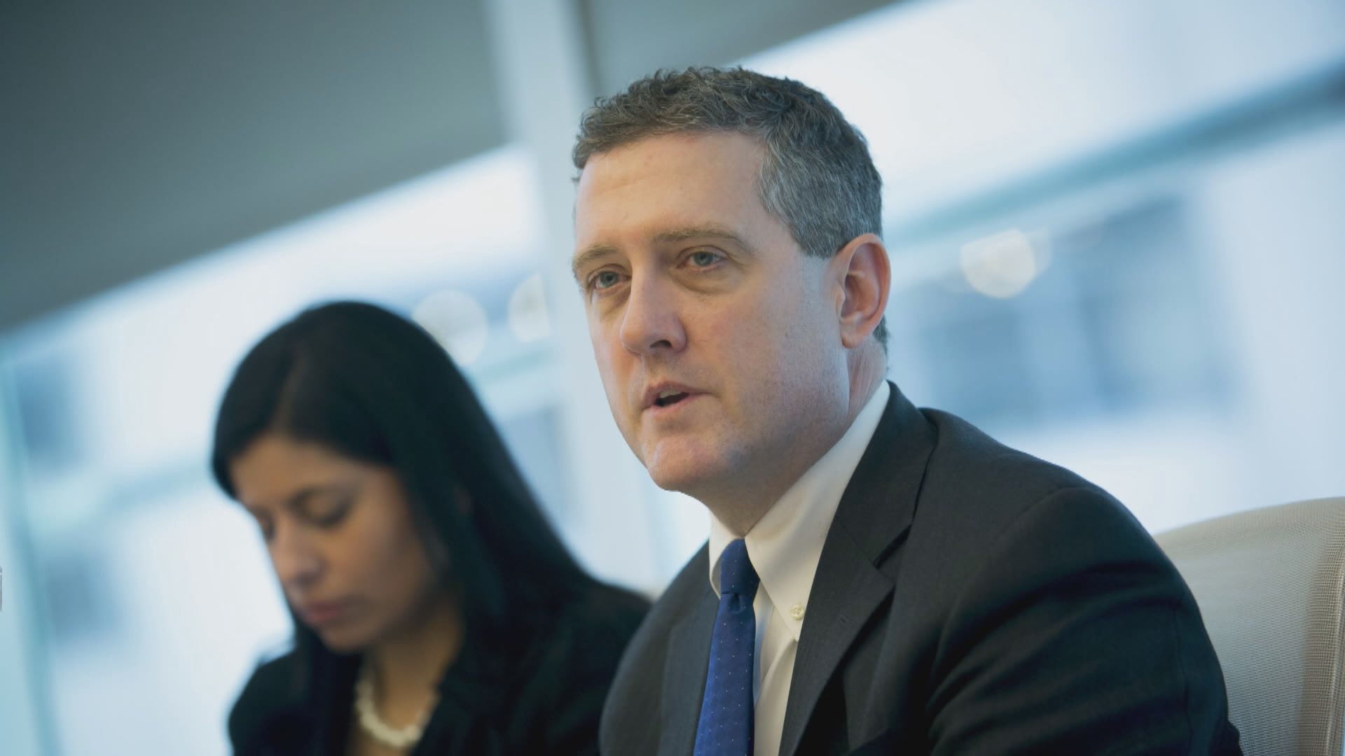 聯儲局官員對是否短期內「收水」意見不一