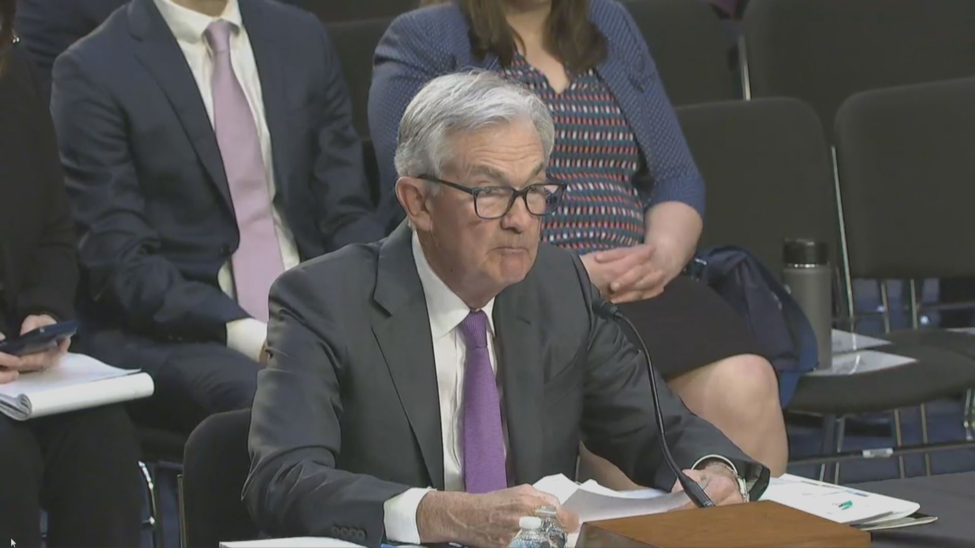 鮑威爾：準備好必要時加大加息幅度　利率高峰或更高