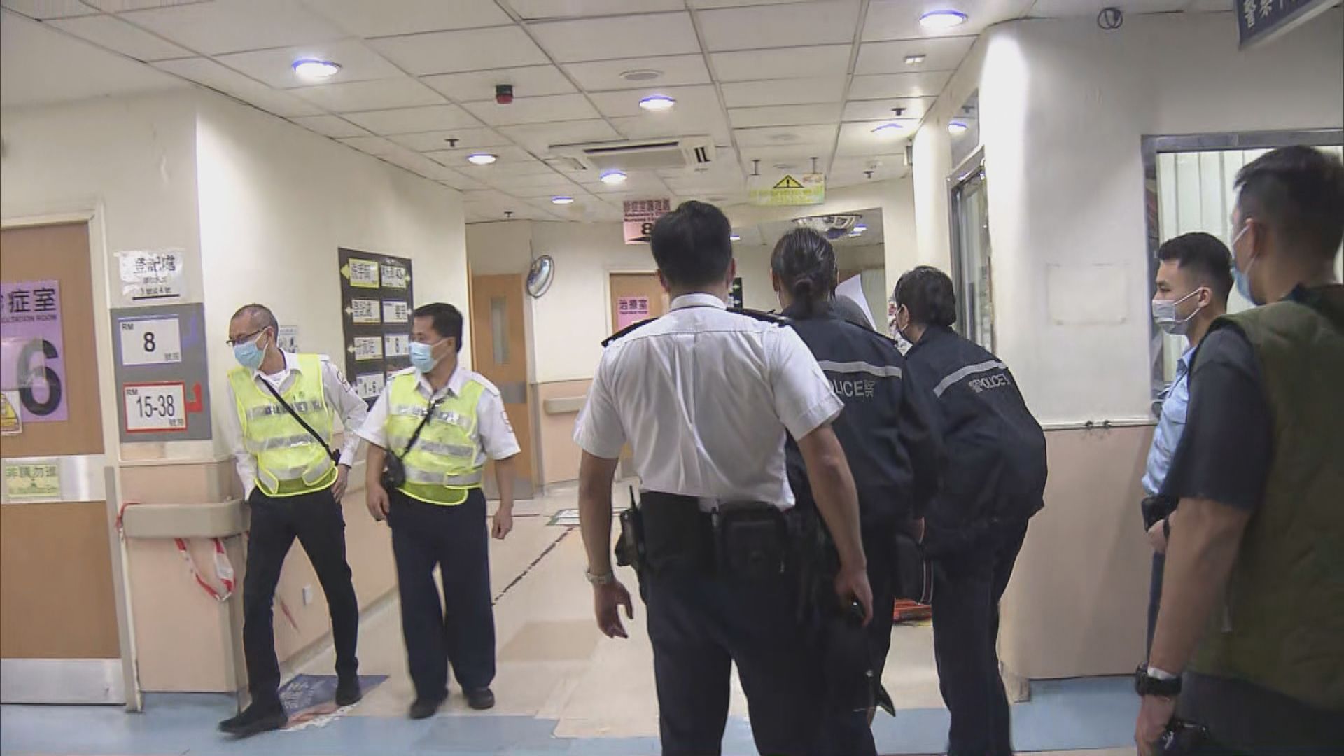 屯門兩男一女疑駕駛問題打鬥　一人送院不治