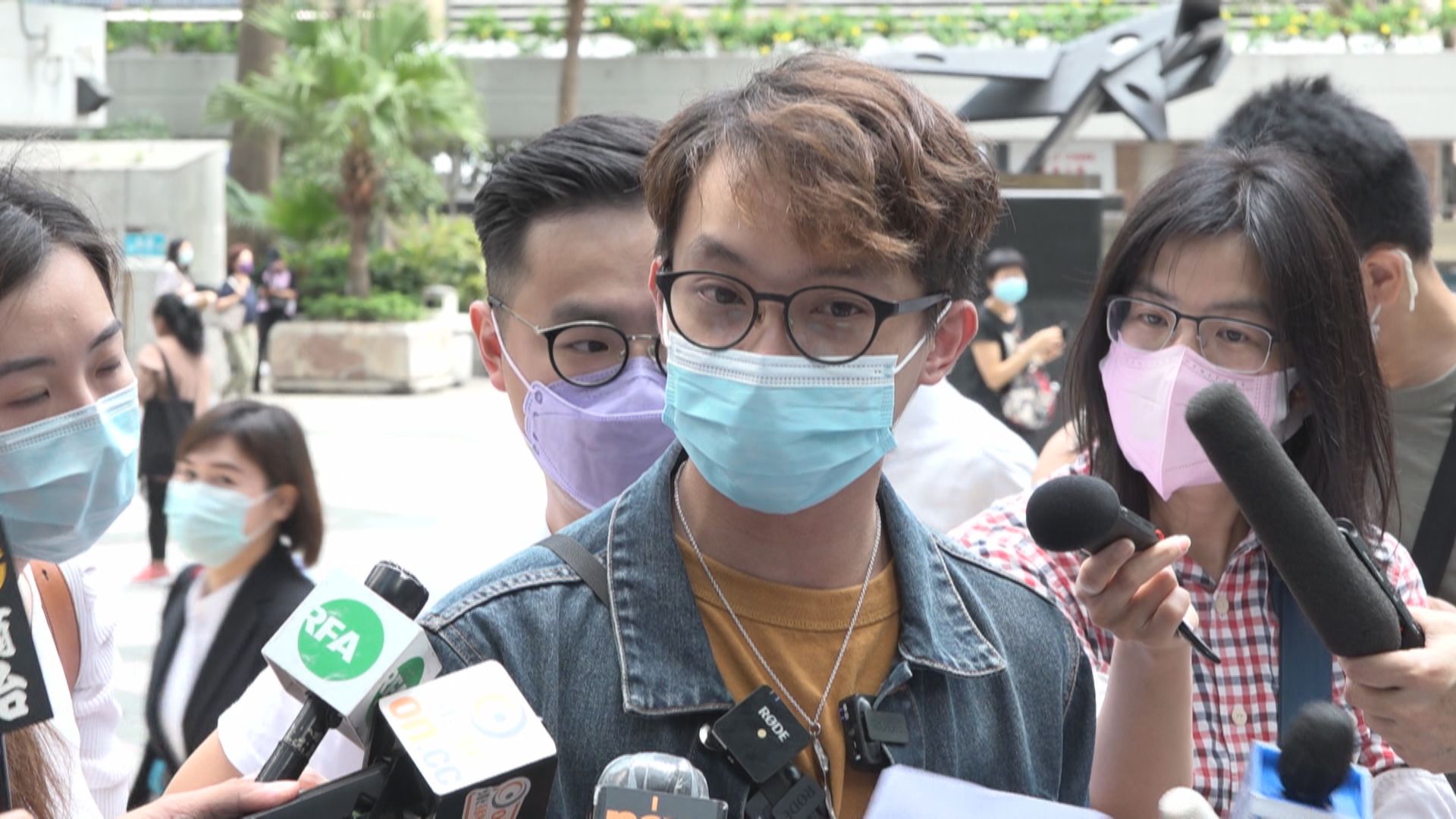 陳皓桓被控前年915港島遊行明知而參與未經批准集結