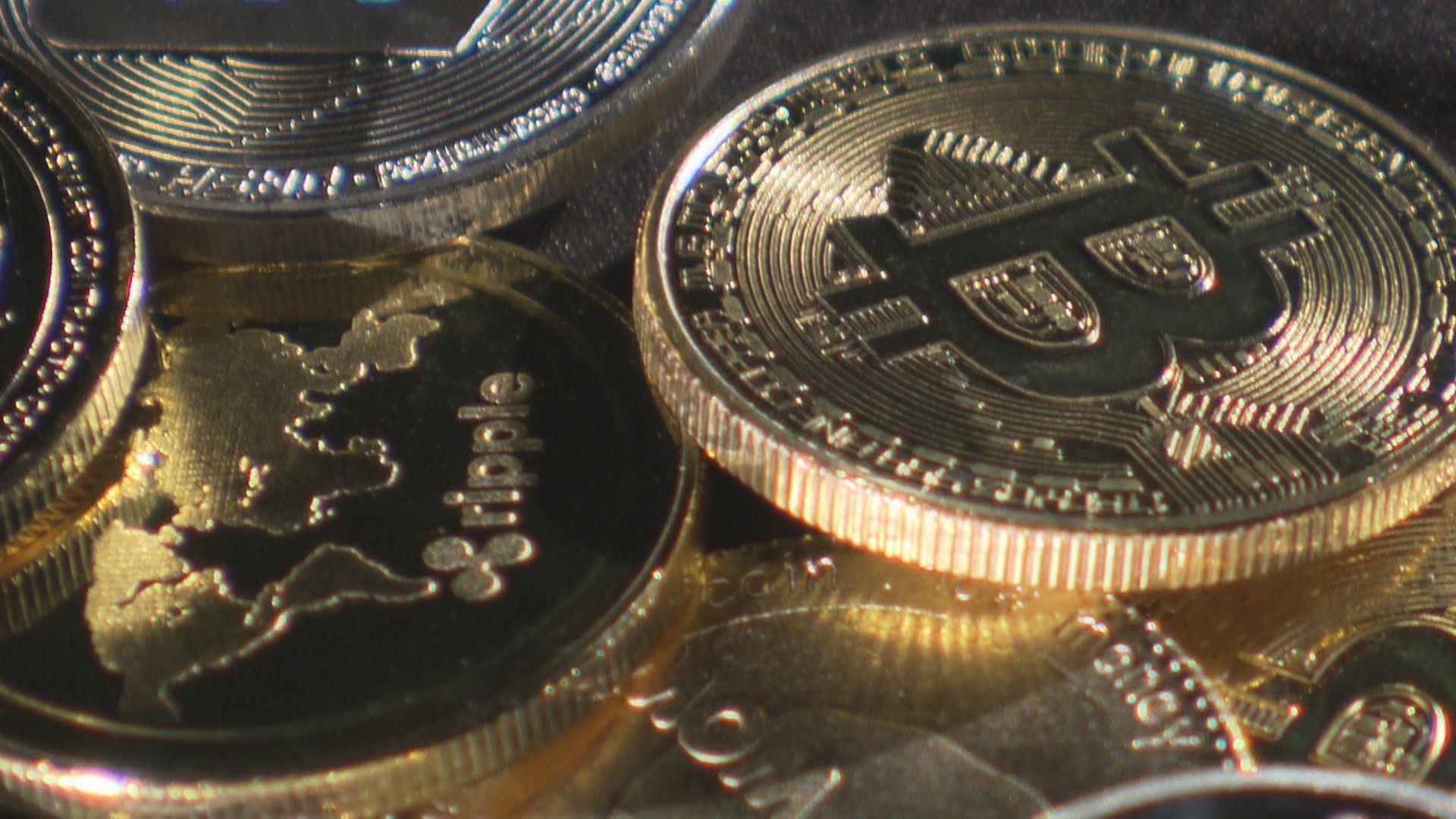 【憧憬ETF獲批】Bitcoin曾衝破35000美元 近年半高