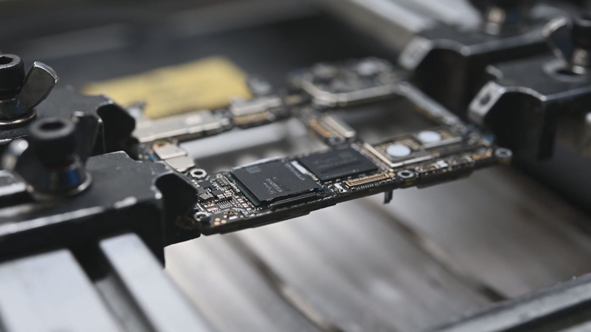 【芯戰升級】美眾議員促全面封殺華為及中芯獲取技術