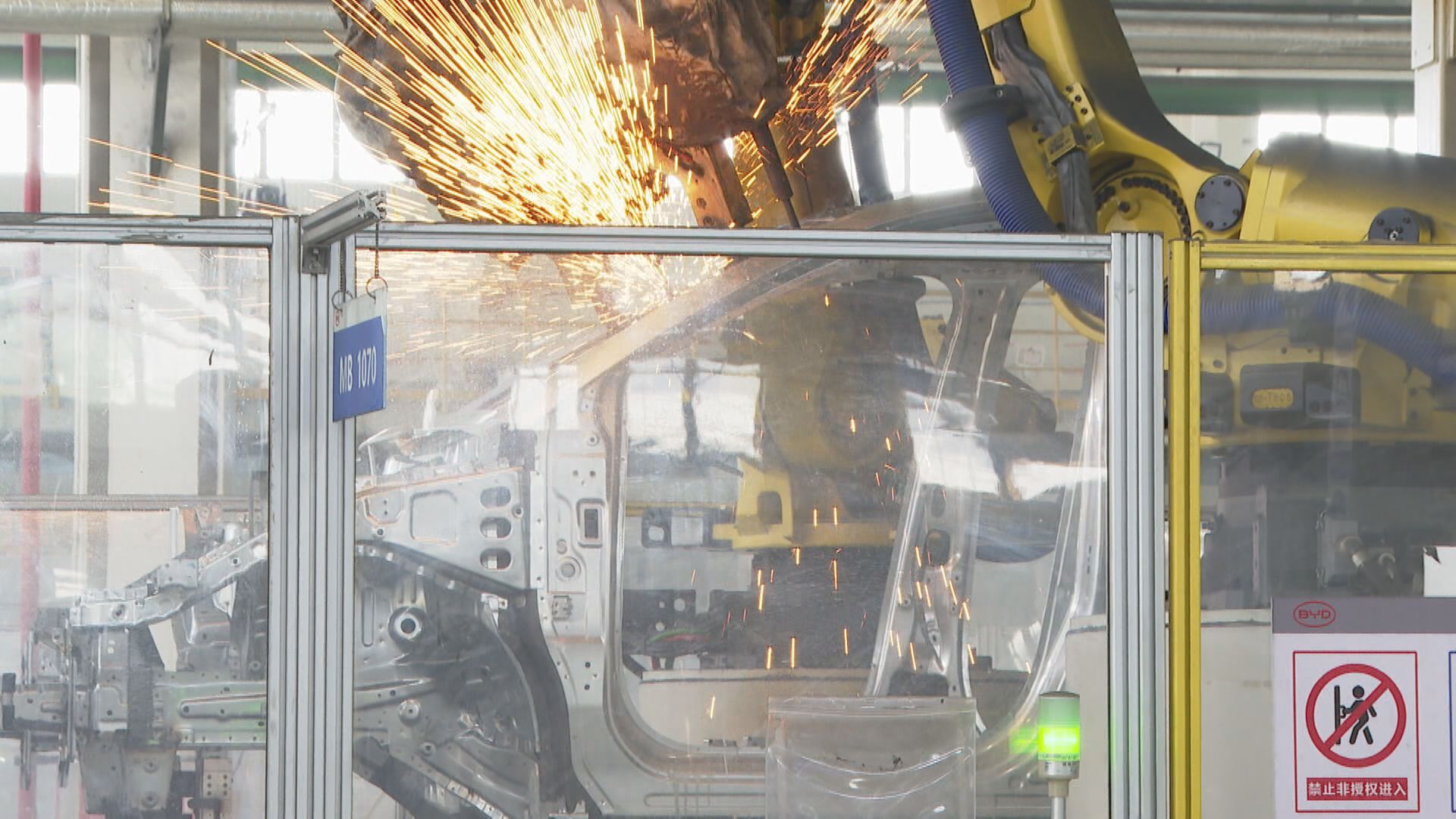 【新能源車銷量】中汽協:10月首佔整體逾半