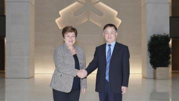 【跟總裁會面】潘功勝:人行願意進一步深化與IMF合作