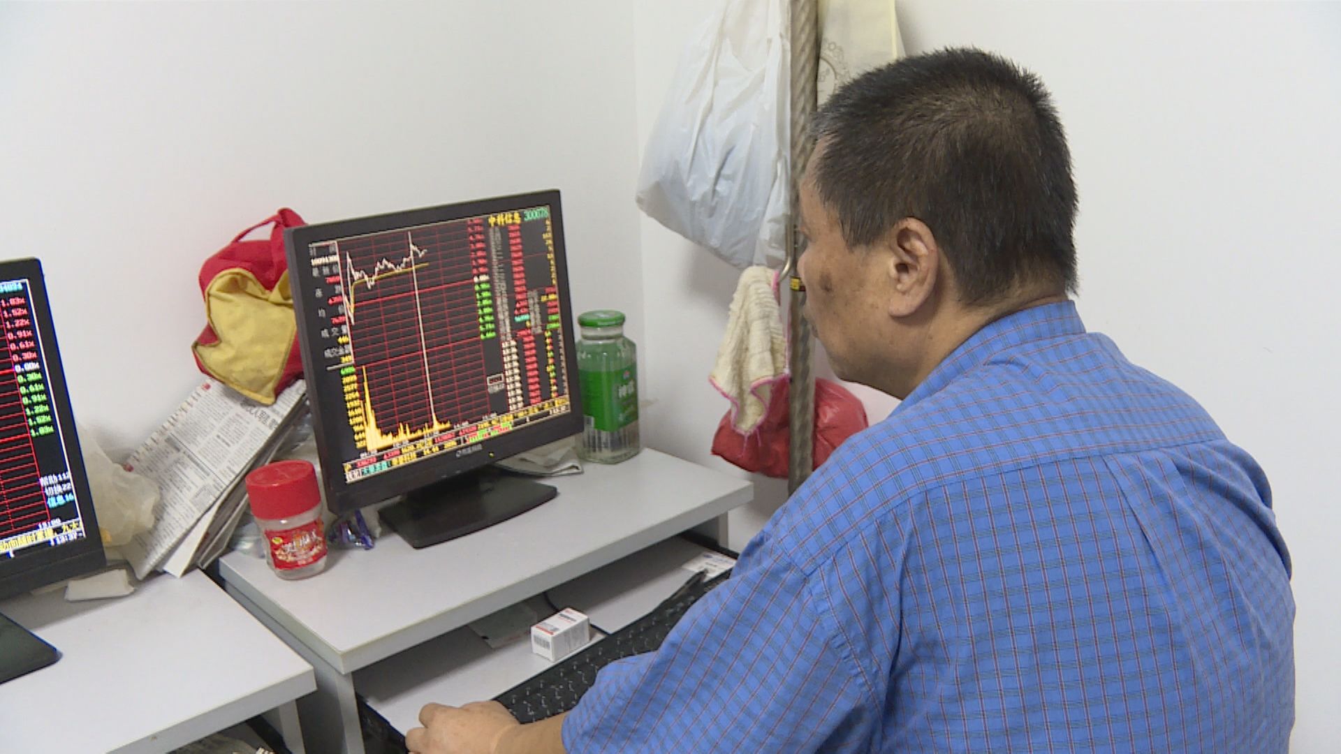 【憧憬減印花稅】滬深股市跌少截 券商股逆市炒高