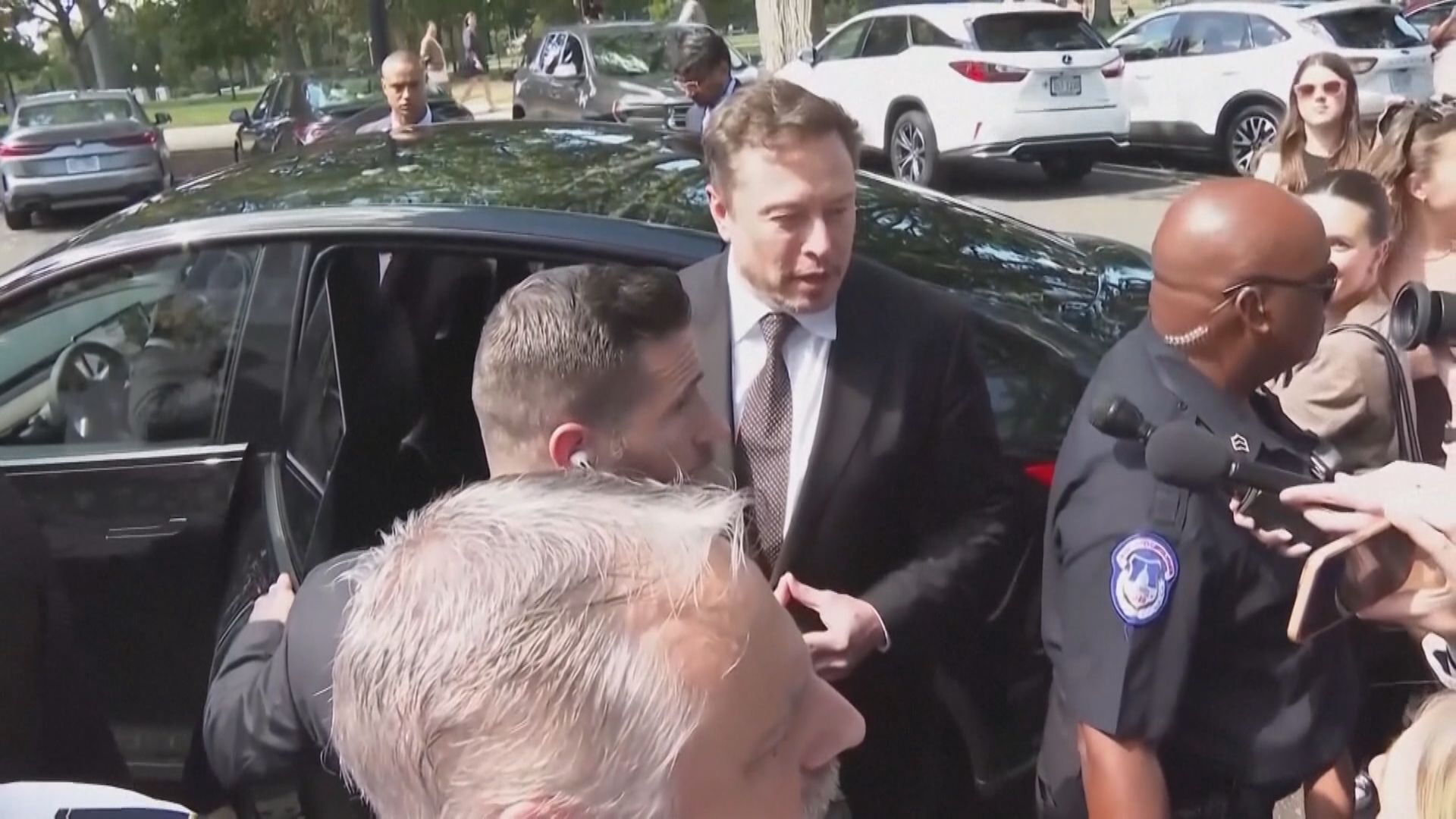 【接觸龍頭晶科】傳馬斯克團隊秘訪內地多家光伏企業