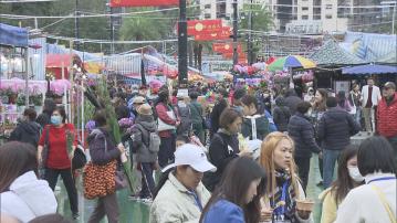 【維園年宵】熟食檔唔憂做 市民食熱焫焫糯米糍保暖 濕貨檔「望天打卦」