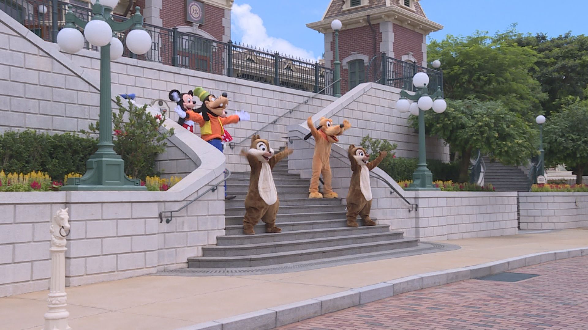 【連蝕八年】香港迪士尼去年淨虧損21億元