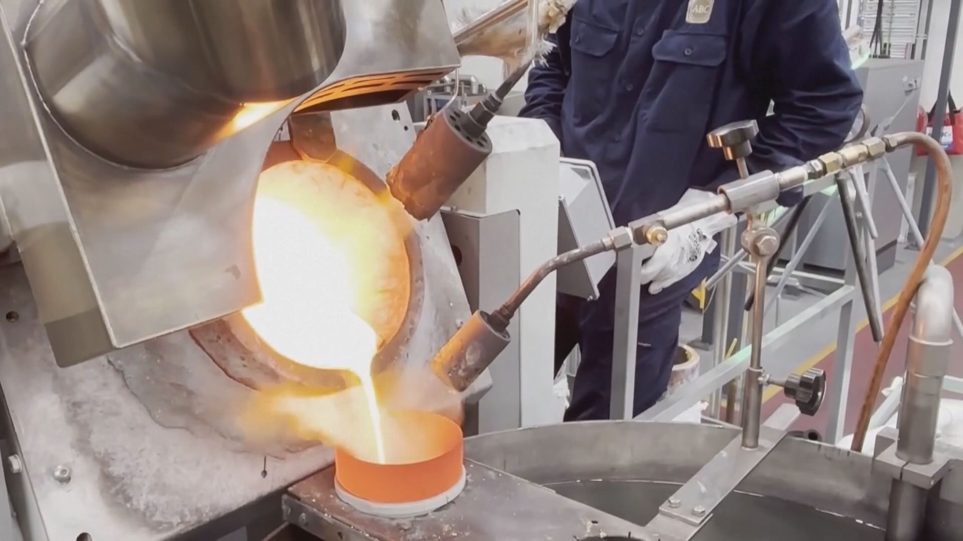 【料繼續破頂】金價曾衝上3546美元 又新高