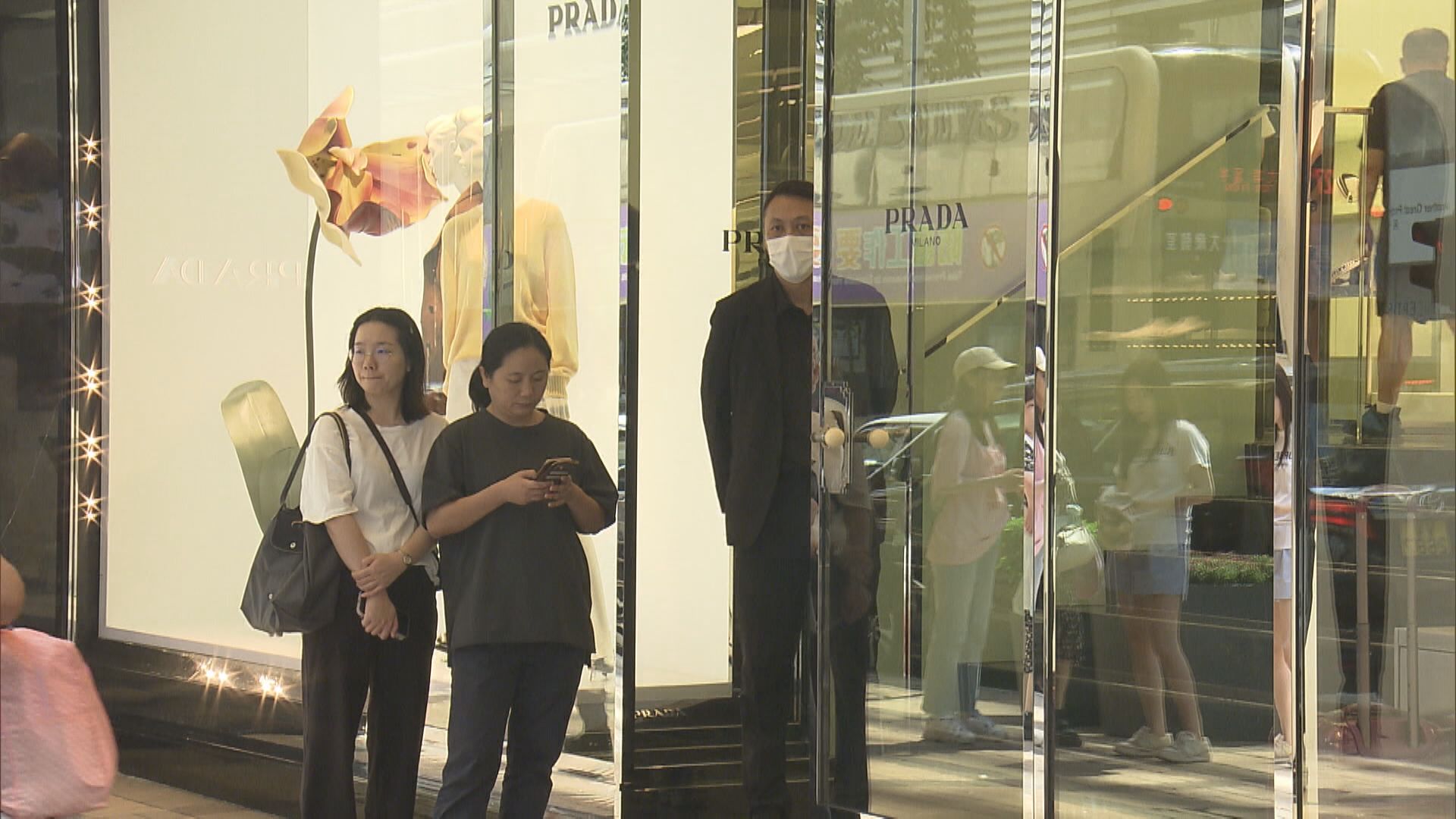 【超級黃金周】內地客愛港文化多過名牌 買金轉手有賺帶挈金行