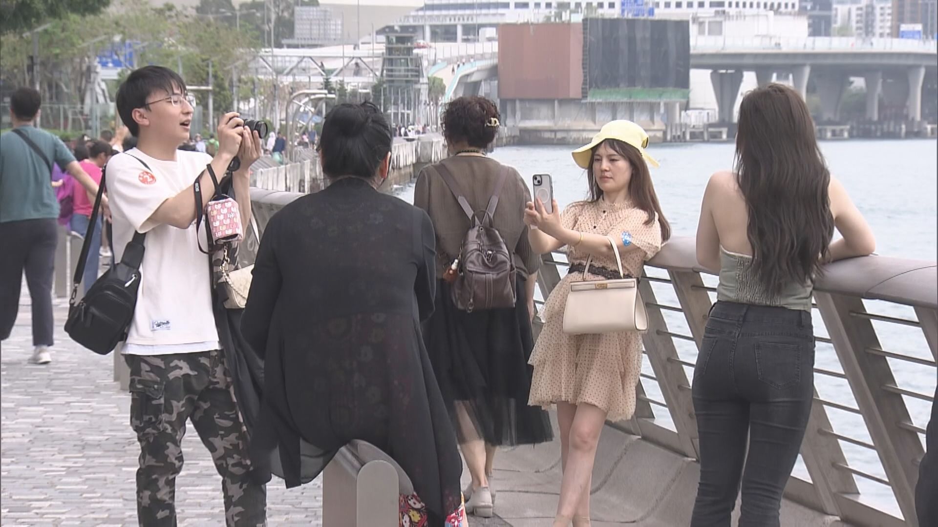 【十一黃金周】零售協會:內地客消費力減弱影響仍要觀察