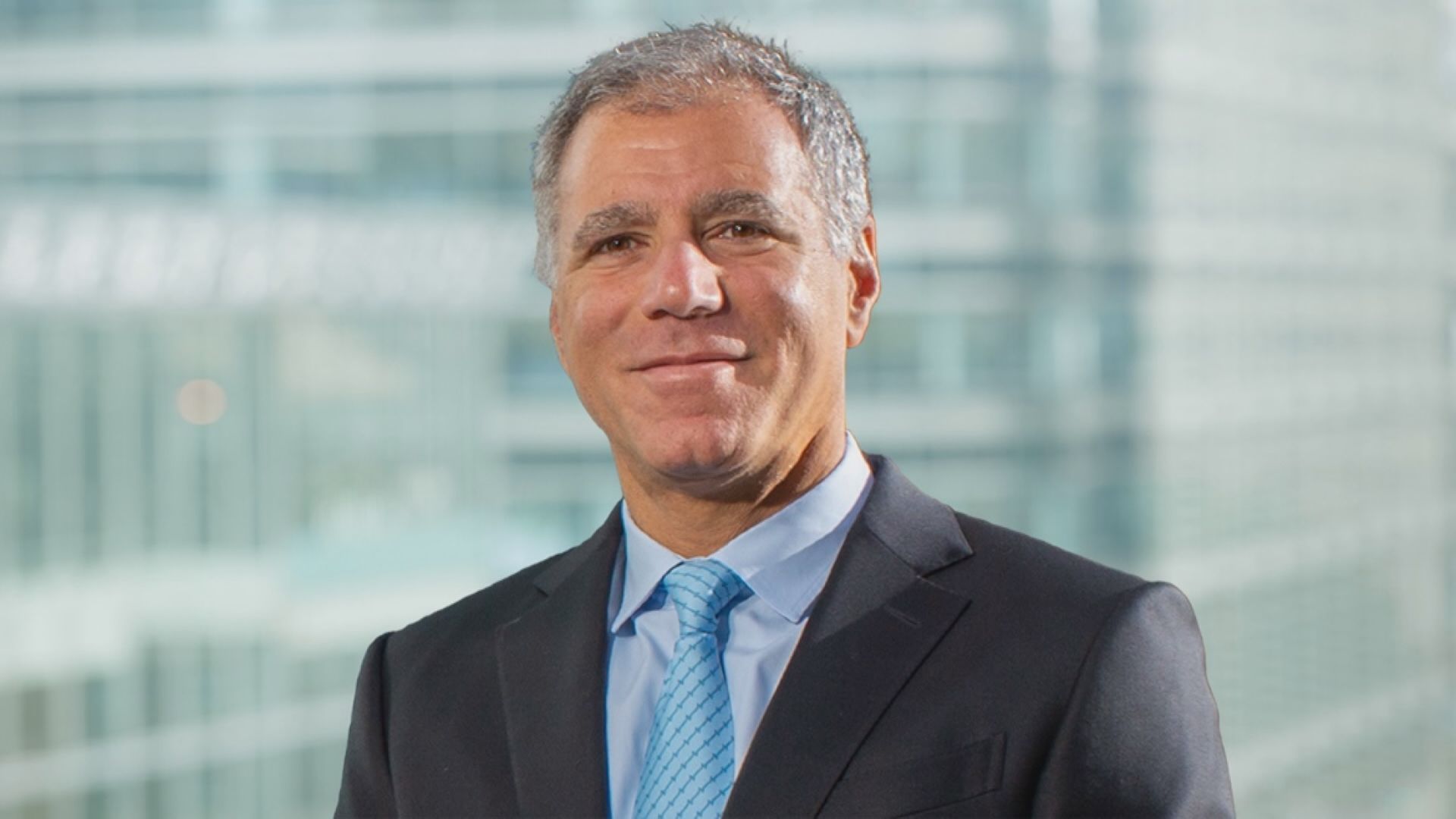 【妥善完成私有恒生】彭博:滙控艾橋智明年首季坐鎮香港