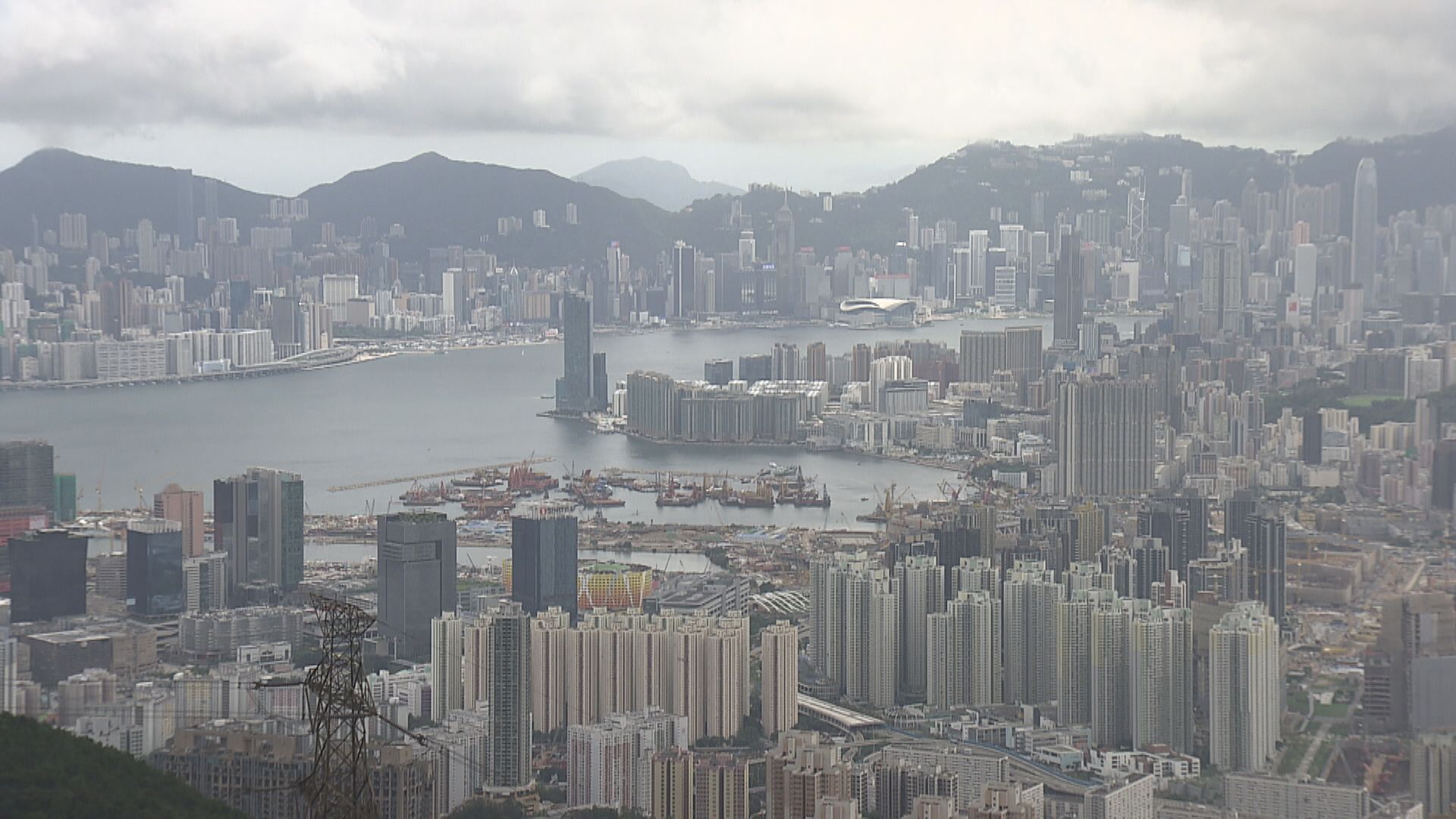 【積極推動】許正宇:去年在港發離岸人債升逾1倍