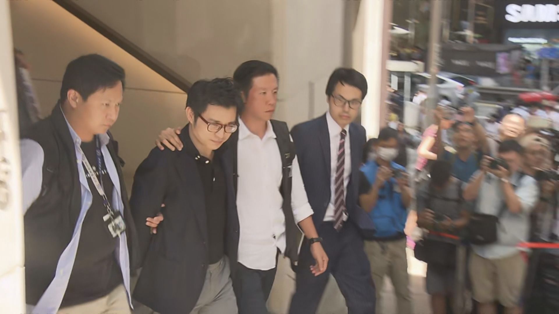 【JPEX疑涉詐騙】林作被捕 警搜中環Office檢走現金等證物