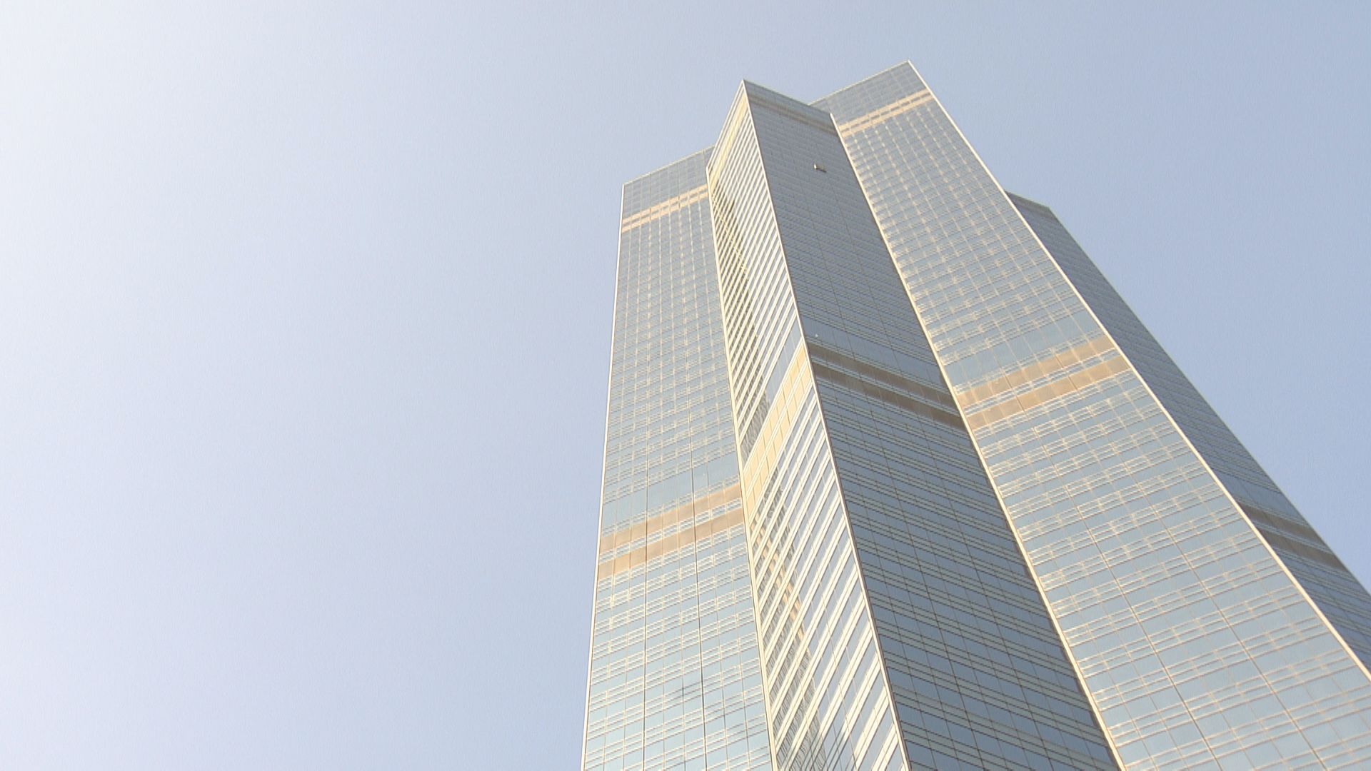 【本港寫字樓】資本值「腰斬」料用家繼續執平貨