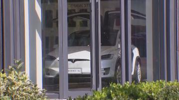 【季績遜預期】Tesla:Robotaxi延至10月發布 FSD有望年底「登陸」