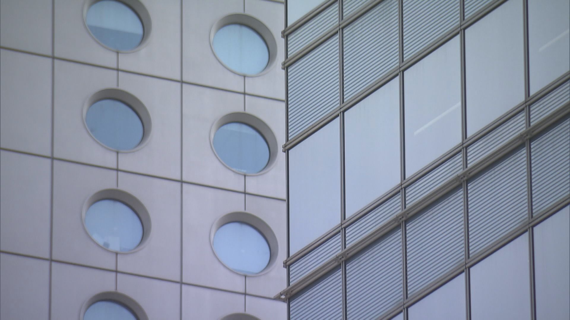 【施政報告】發展「總部經濟」搶企業 引入公司遷冊機制