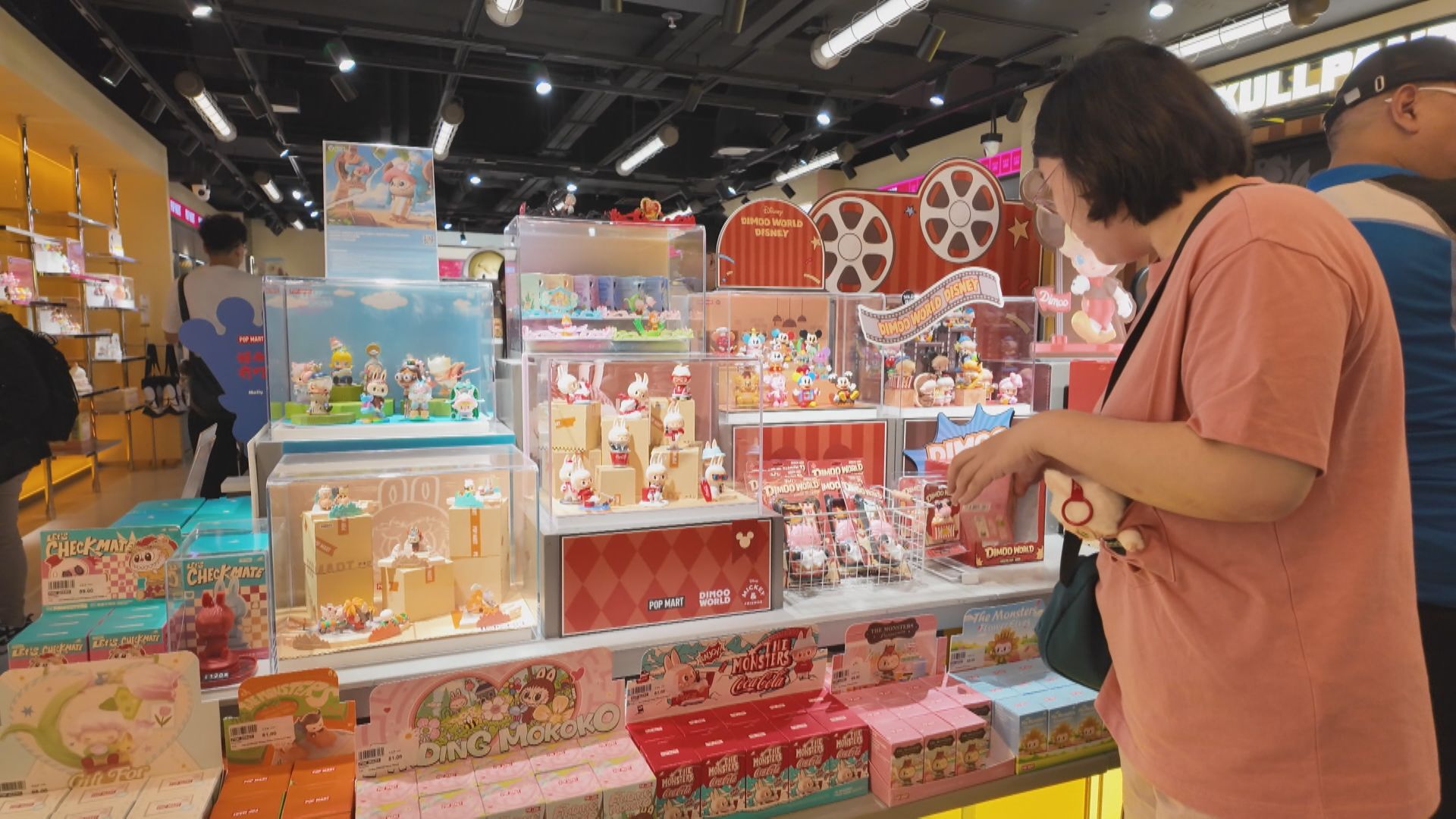 【股價曾飆逾8%】泡泡瑪特王寧:LABUBU去年全球賣過億隻