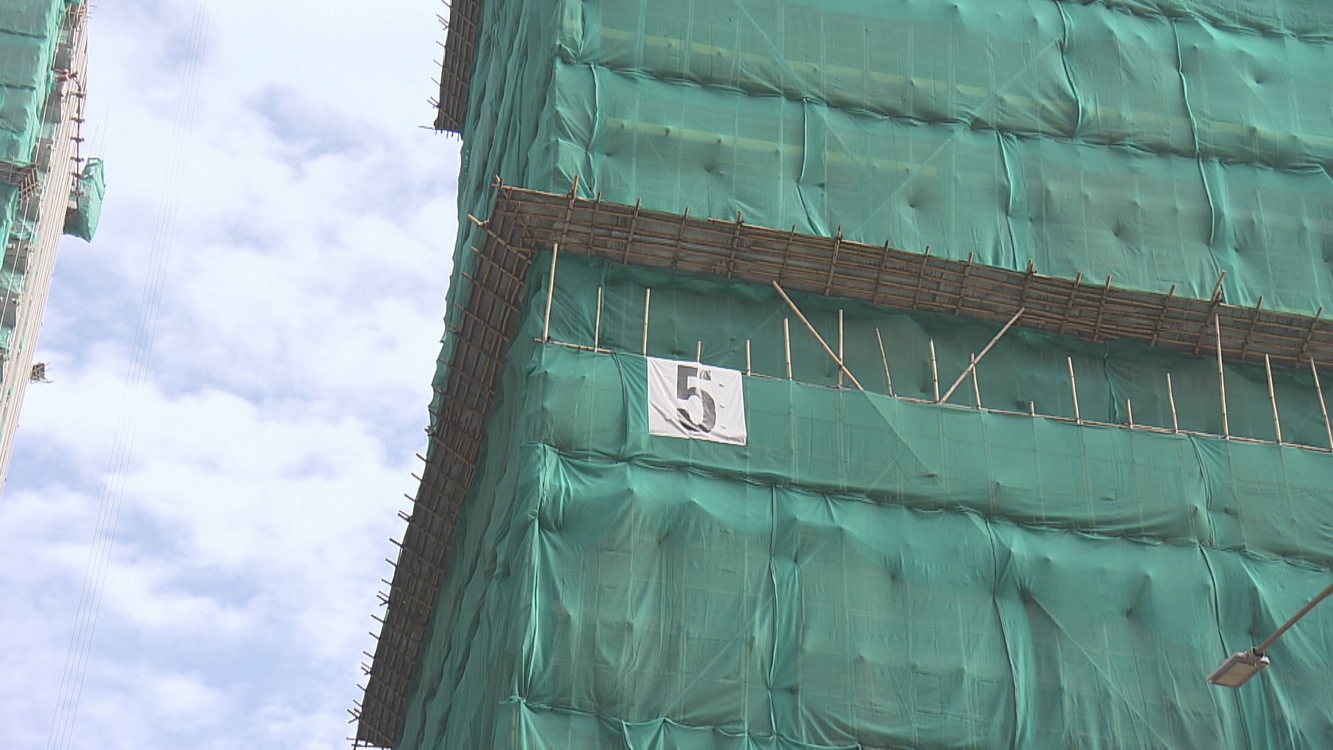 【本港樓市】一手潛在供應升至10.4萬伙 貨尾減至2.3萬伙