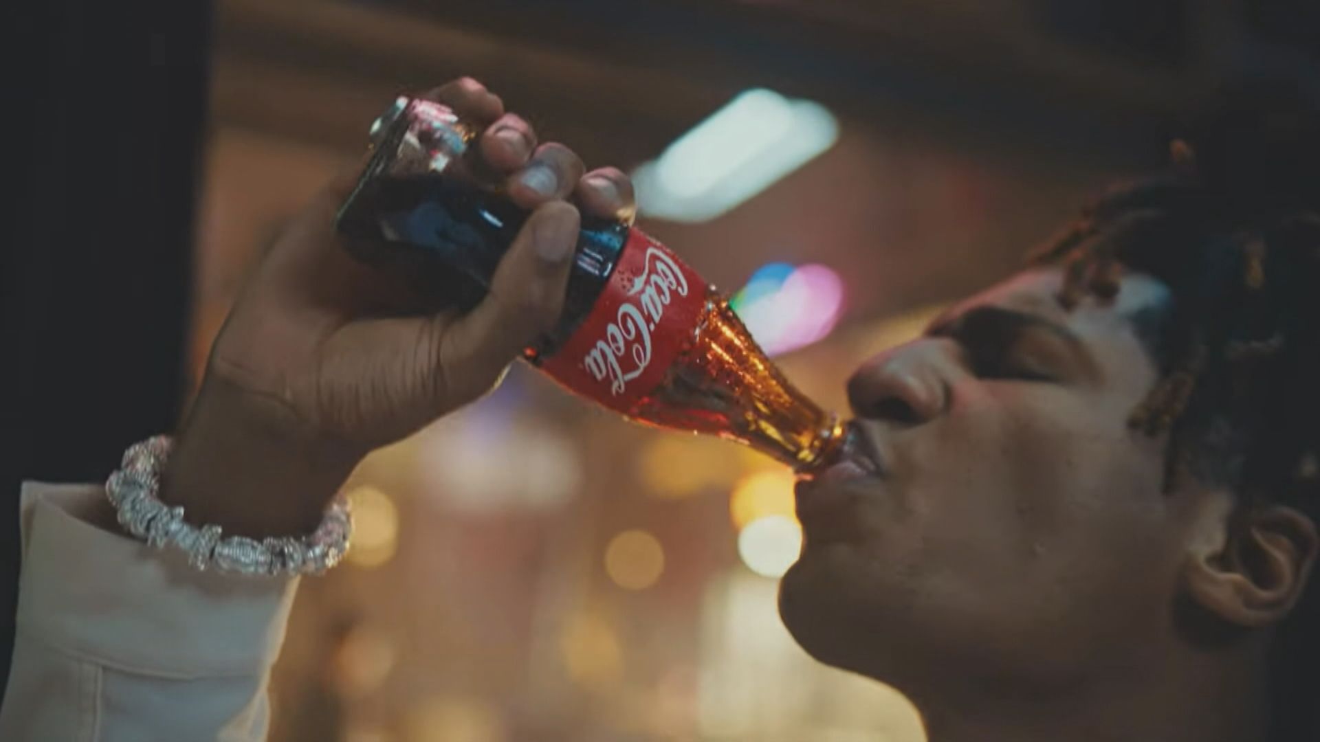 【大行睇好】太古售美可樂業務可改善資產負債表