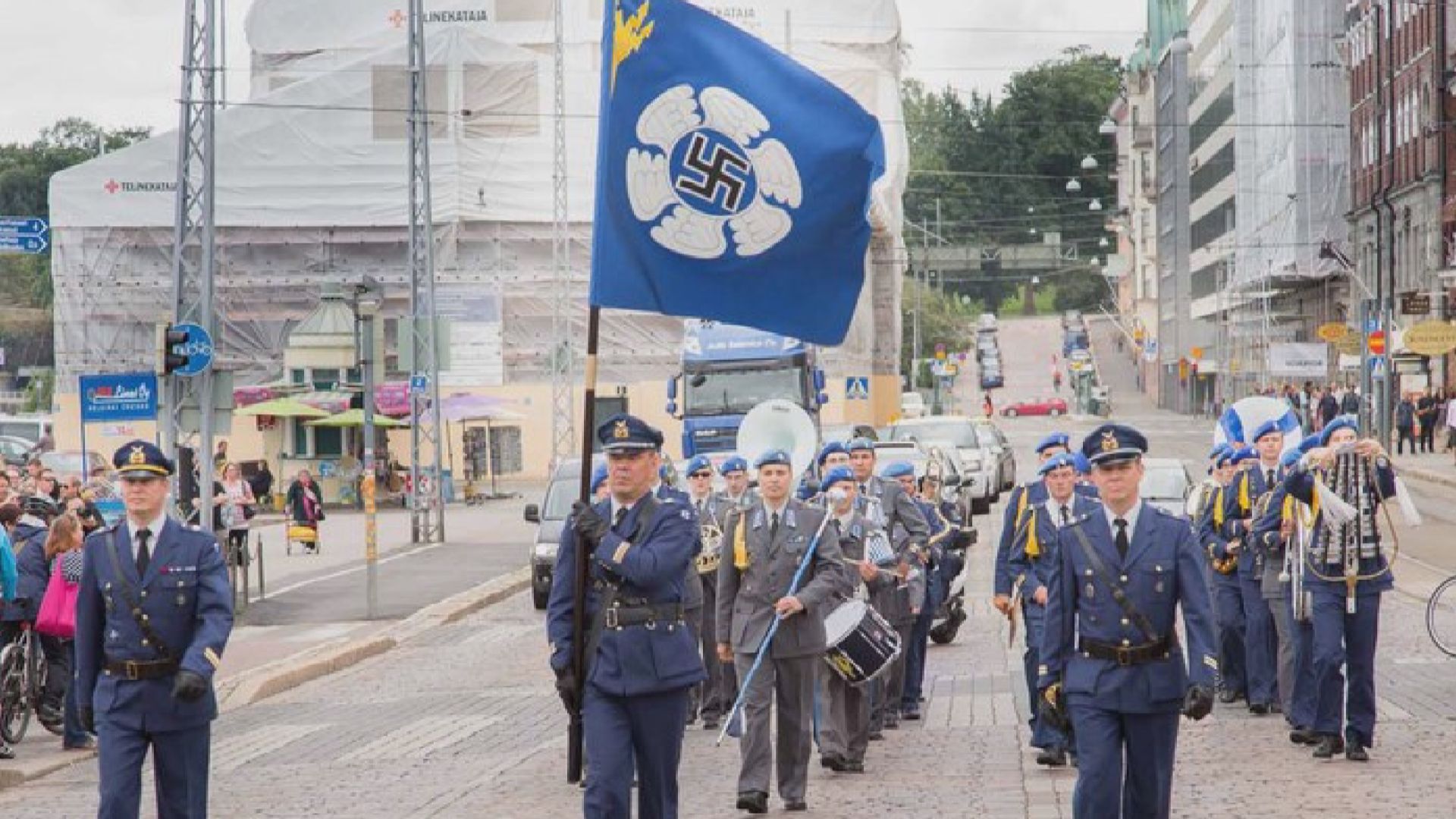 芬蘭空軍司令部暗中棄用具爭議標誌