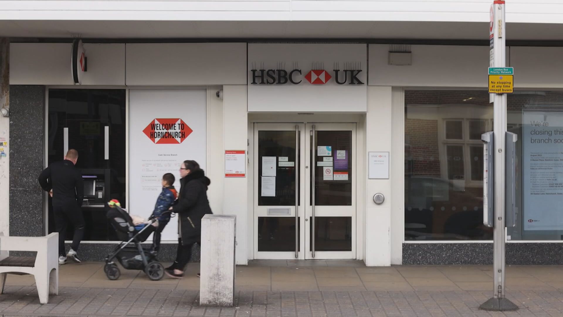 【疑牟取暴利】FT:英FCA召滙控等銀行傾存息問題