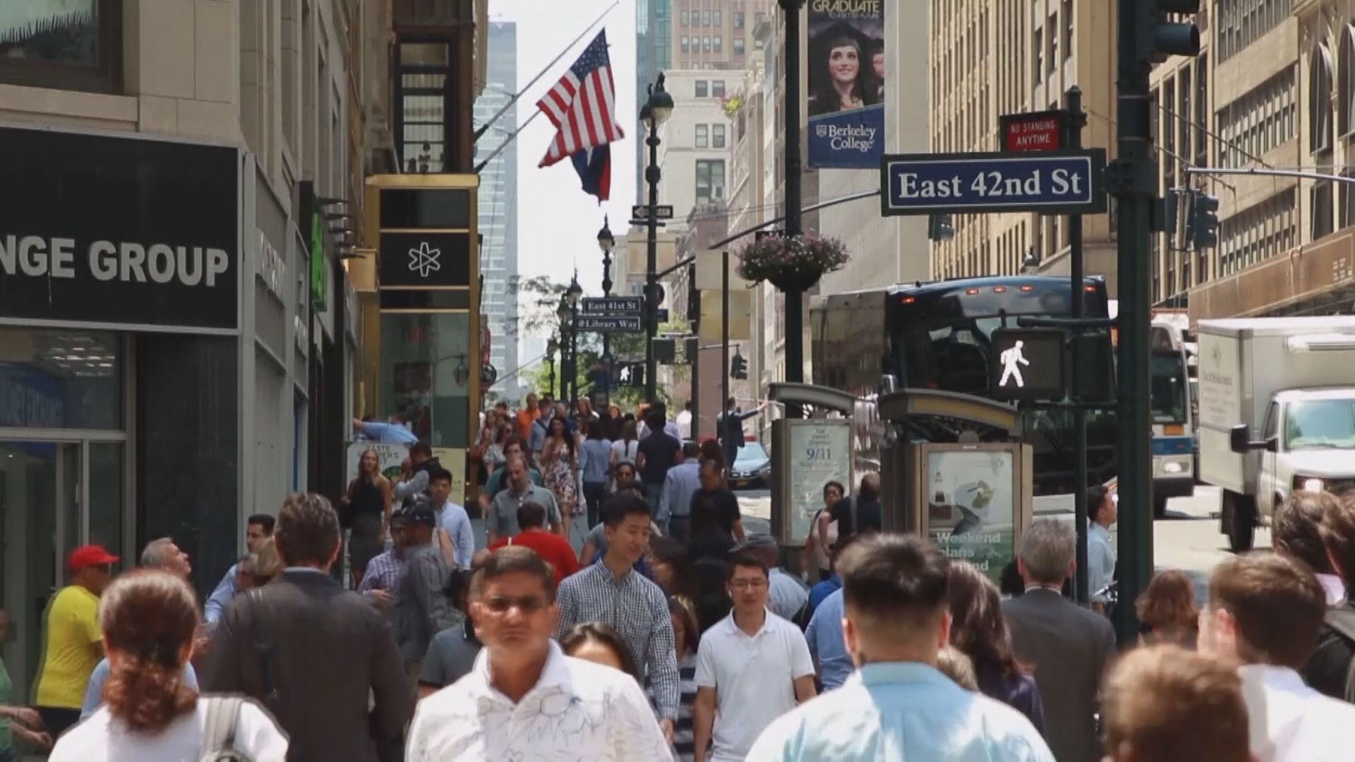 【美經濟強勁】美銀料聯儲局明年中開始減息
