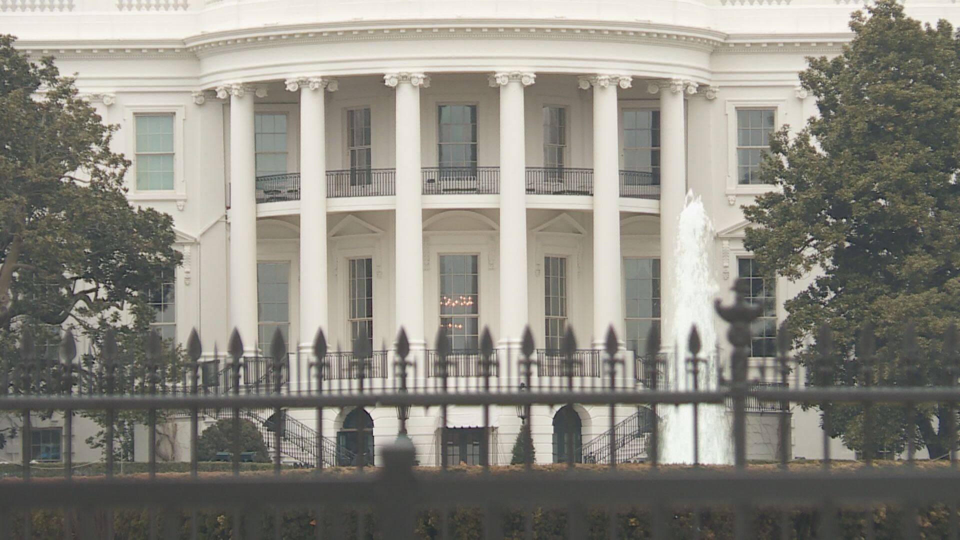 【關稅戰】白宮:中國貨面臨245%關稅因中方報復