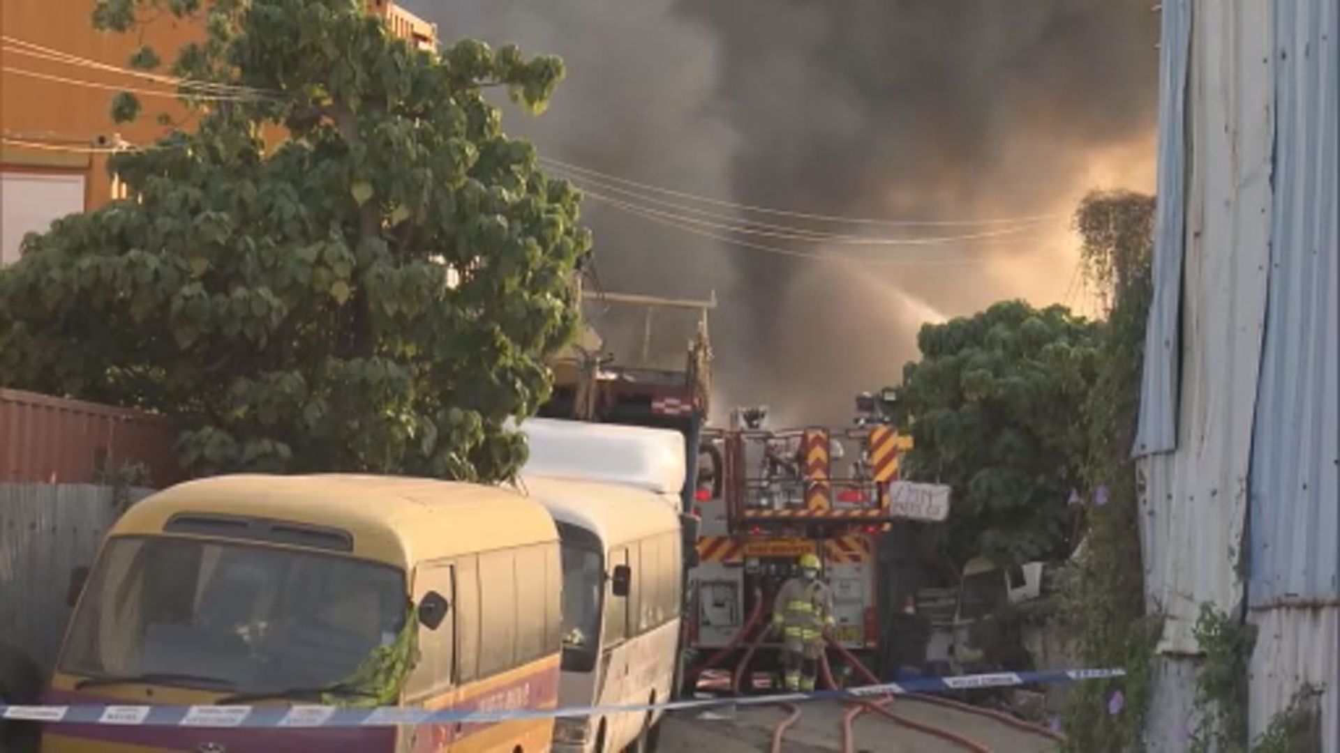 元朗八鄉劏車場火警　逾50名居民疏散