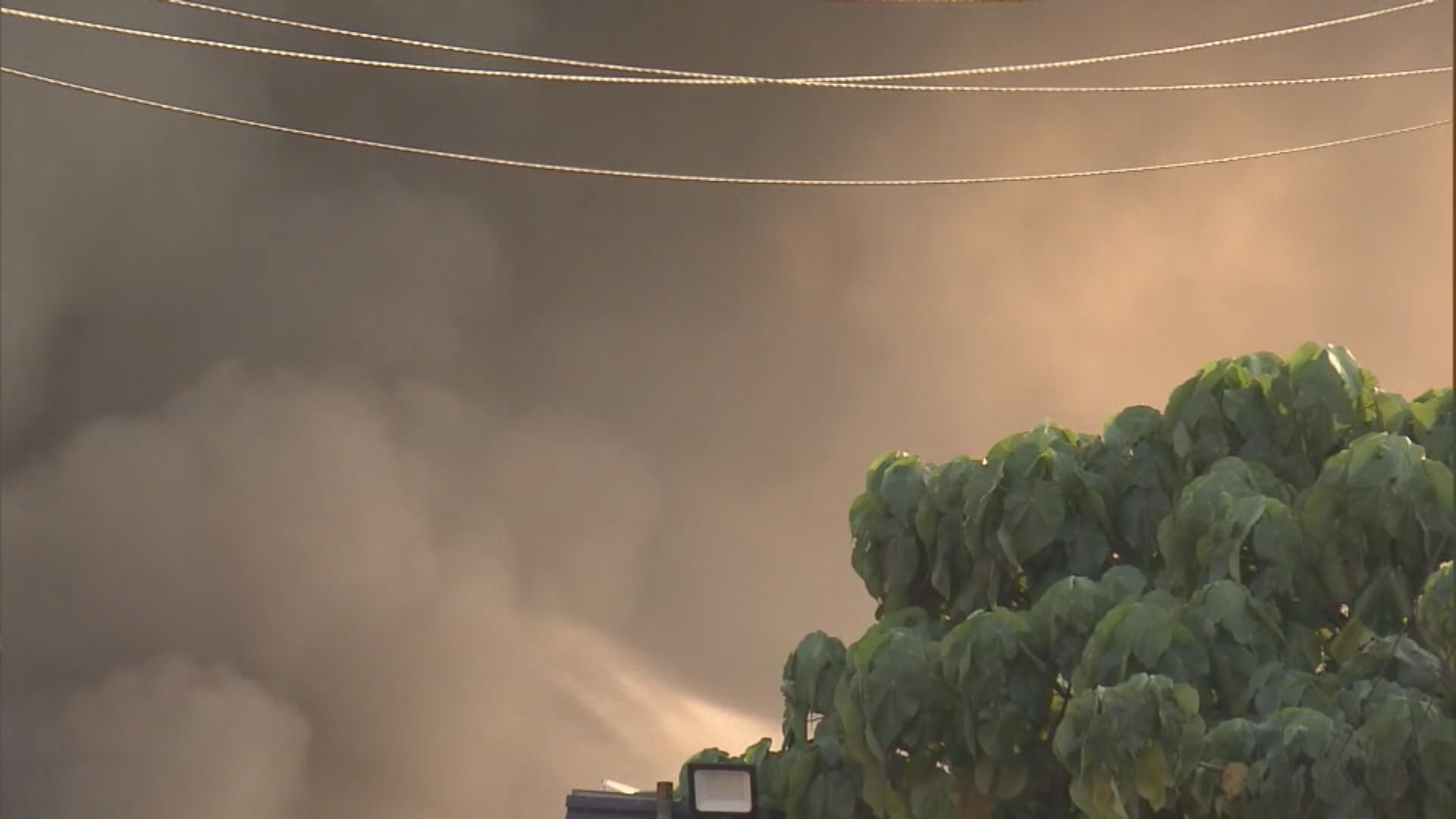 元朗八鄉劏車場火警　逾50名居民疏散