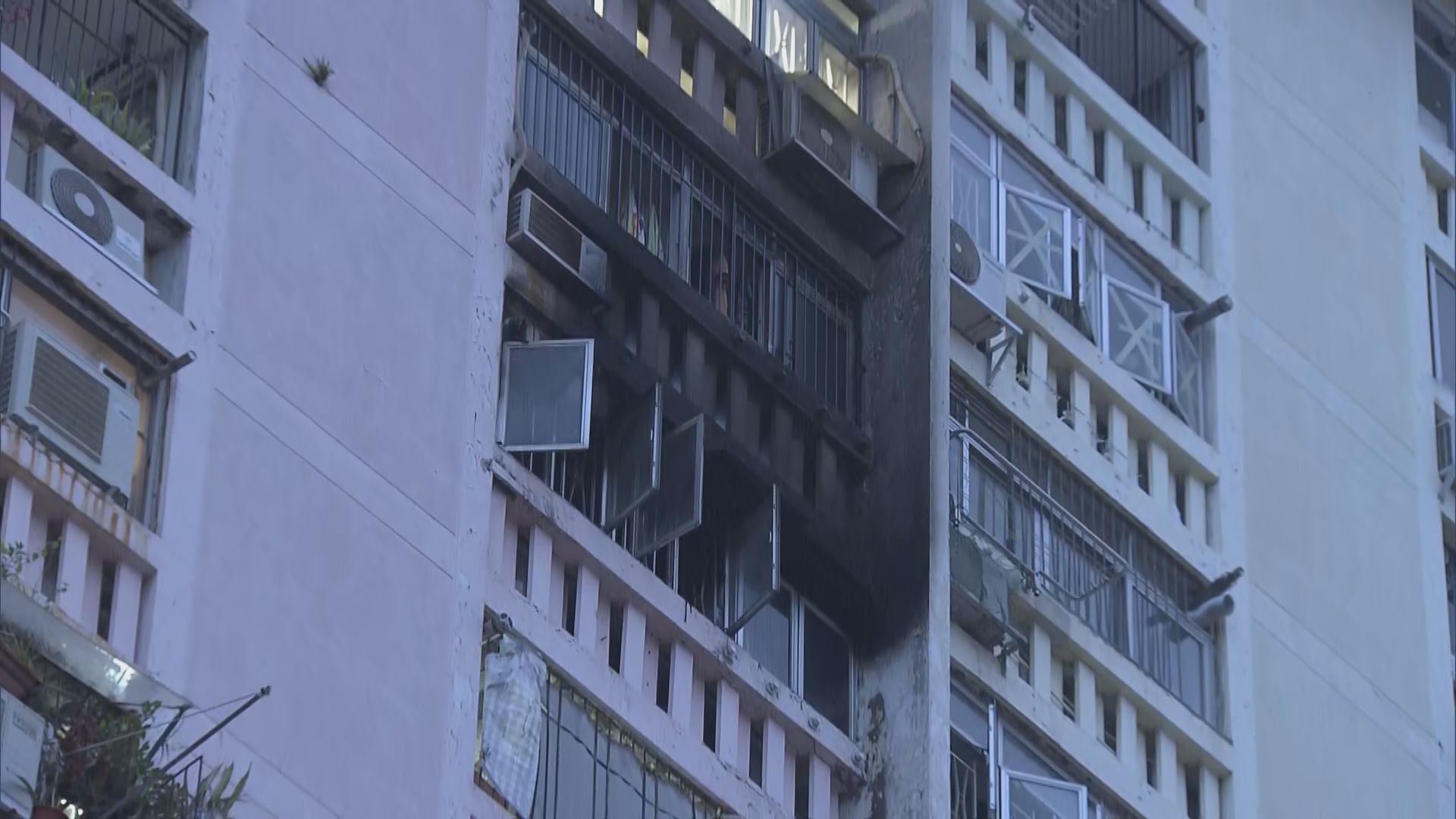 華富邨華信樓一單位昨午火警　清晨遭縱火