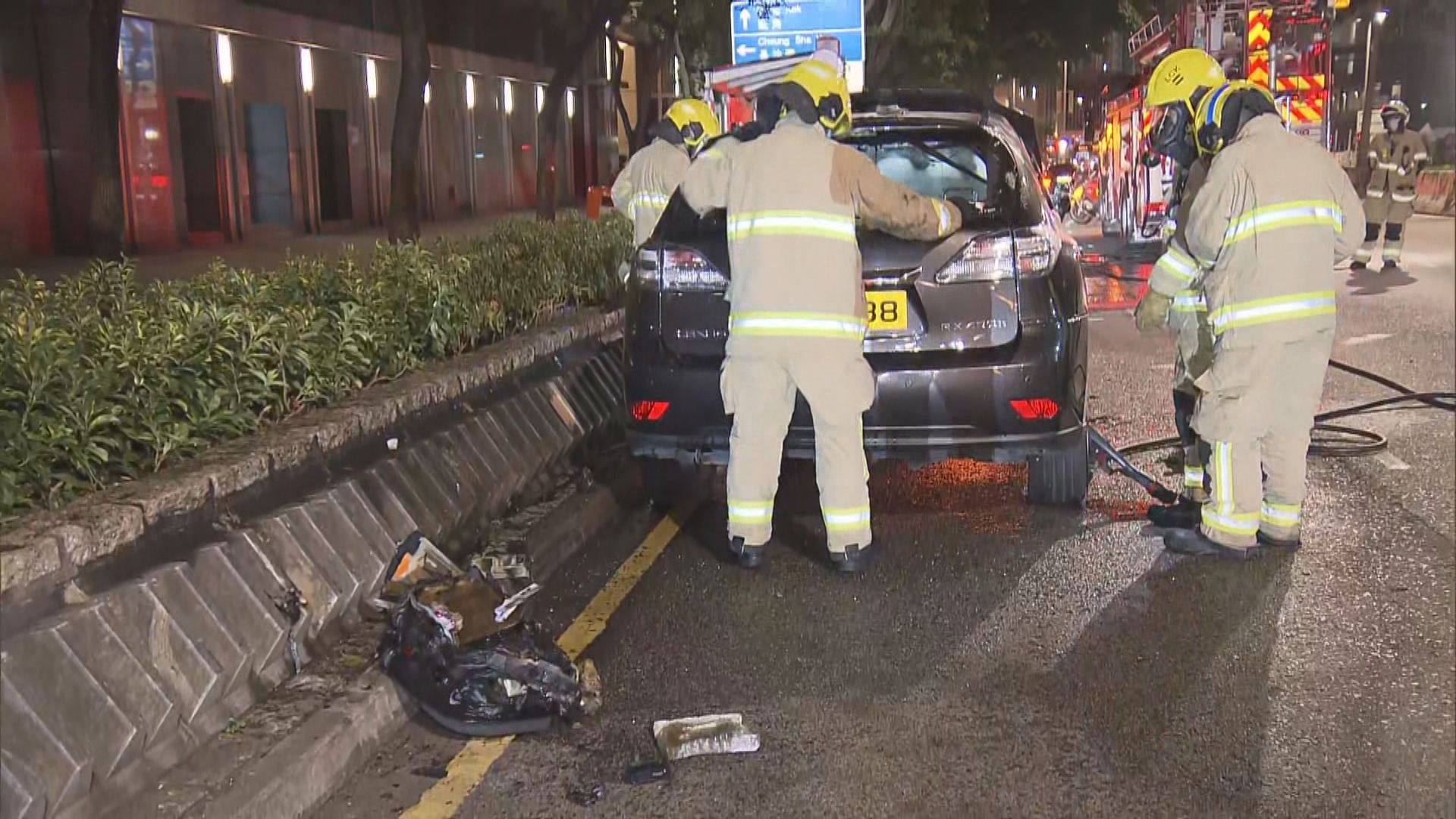 長沙灣有私家車著火燒毀　警列縱火案處理