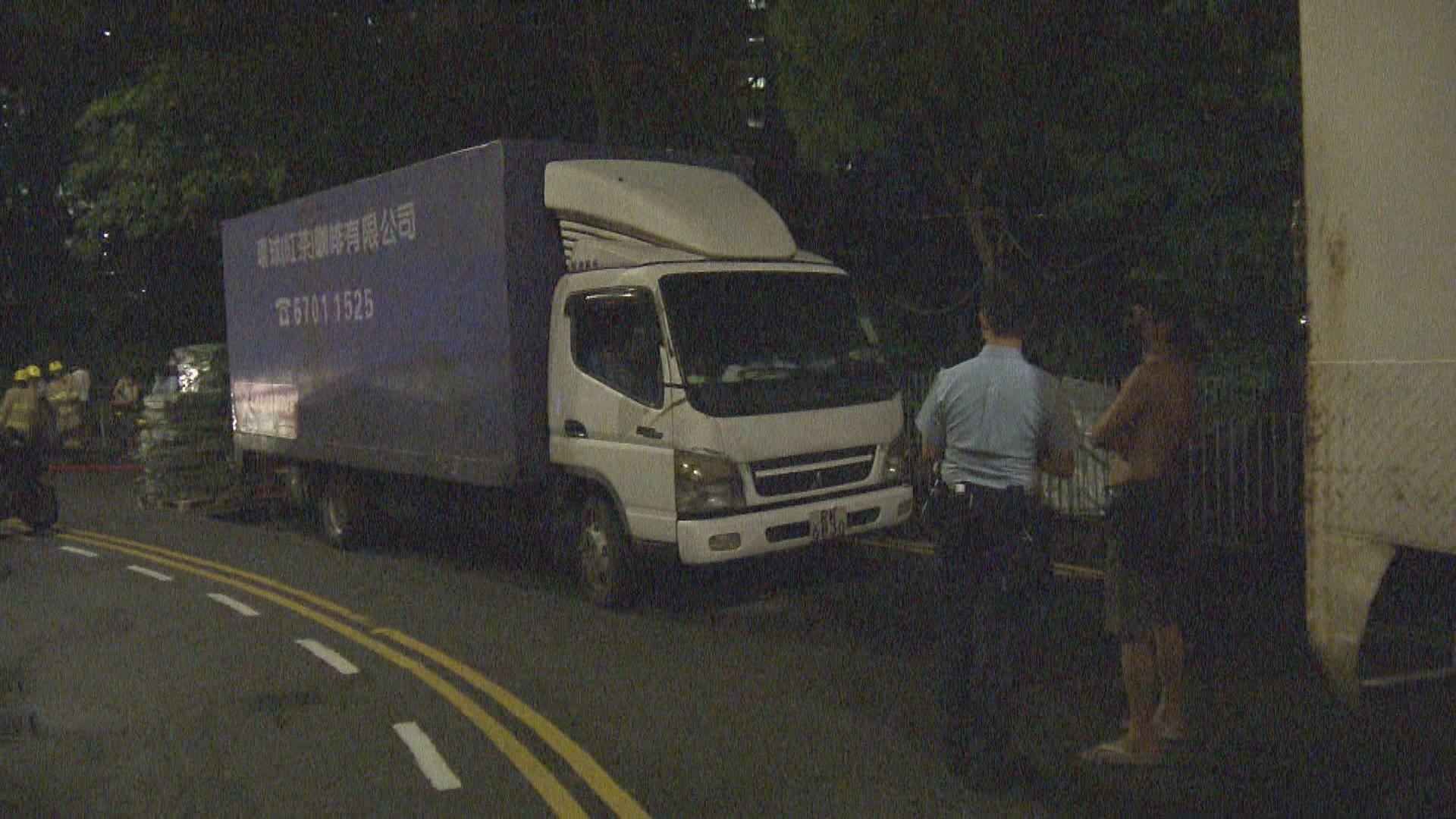 葵涌三電單車遭縱火　波及檢測物資貨車