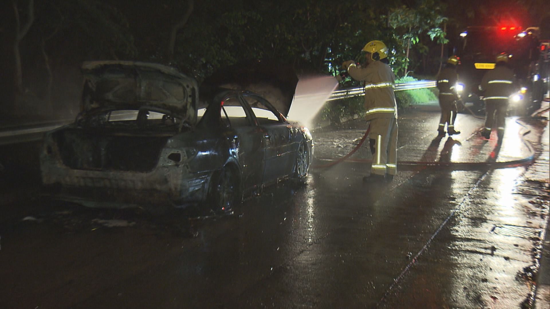 石硤尾私家車焚毀警列縱火案