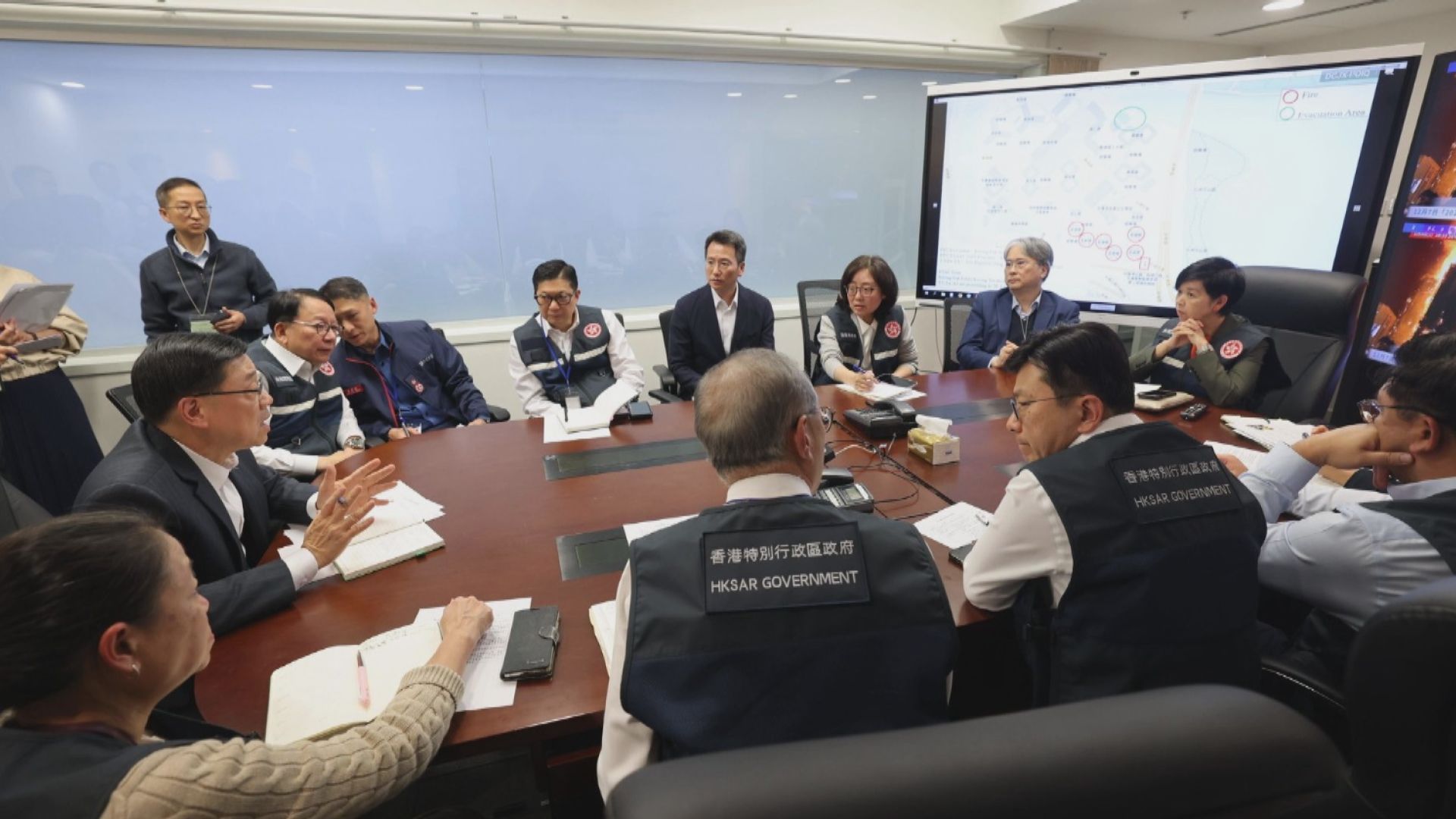 宏福苑五級火災｜李家超主持跨部門緊急會議　全力協助受影響居民