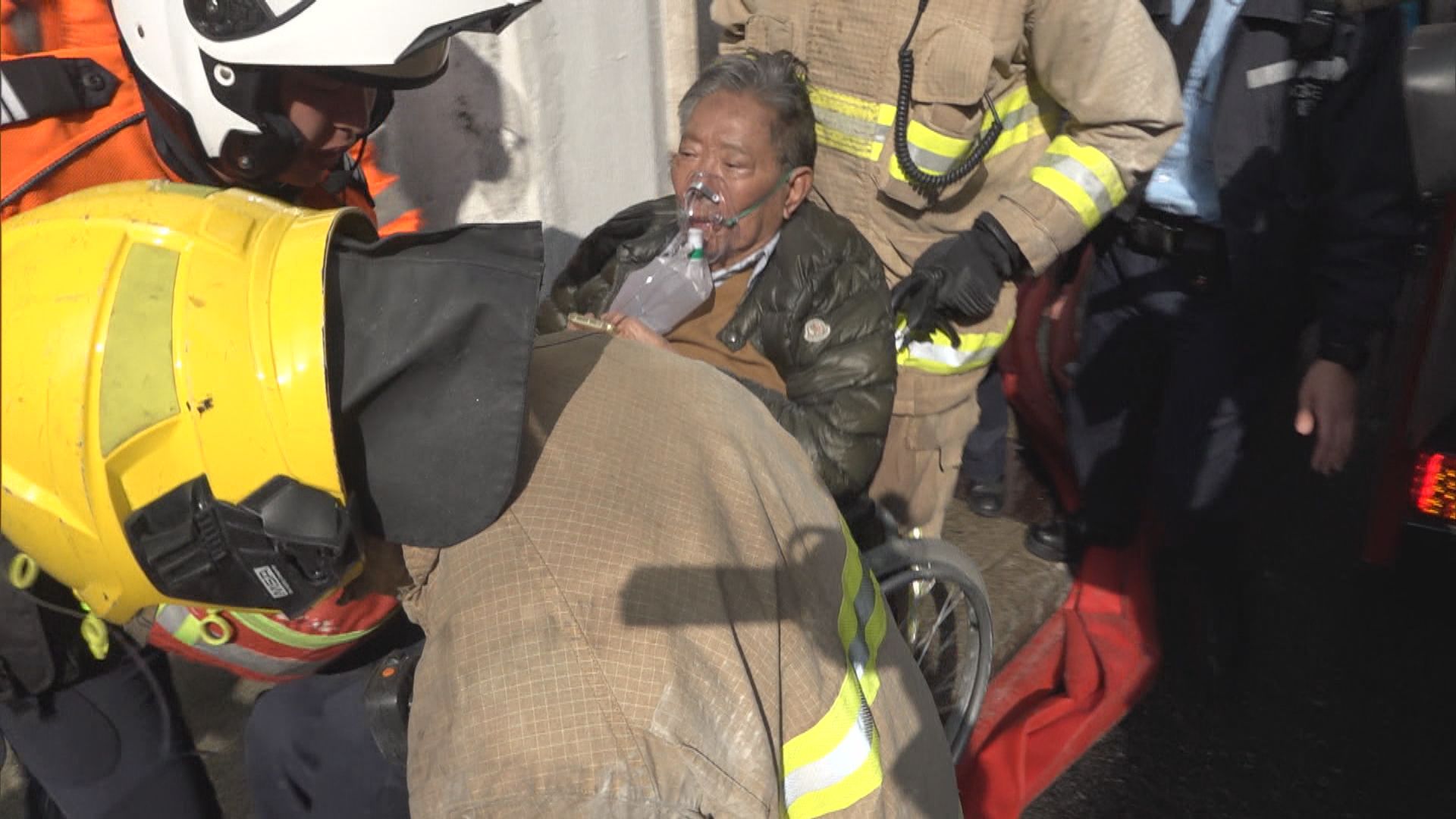 中環住宅單位火警一對夫婦不適送院