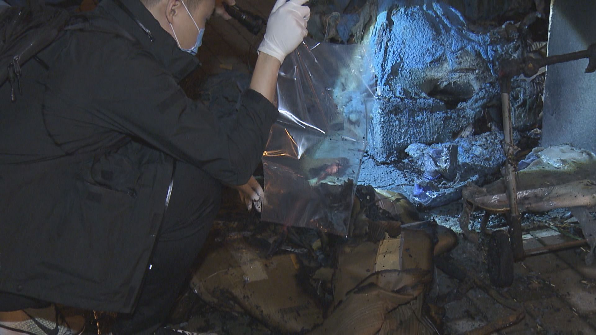 中環巴士總站流動廁所焚毀列縱火