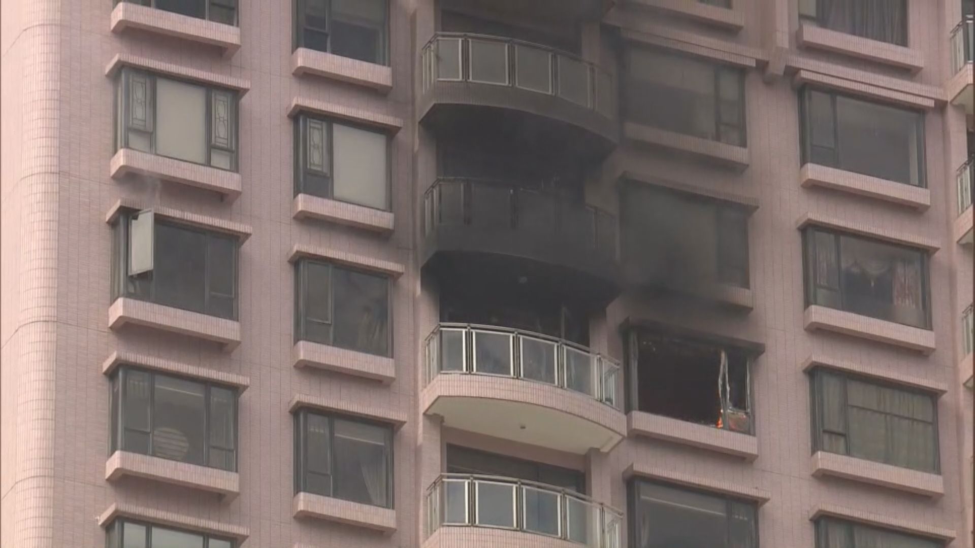 半山羅便臣道住宅三級火　六人傷包括一名消防員