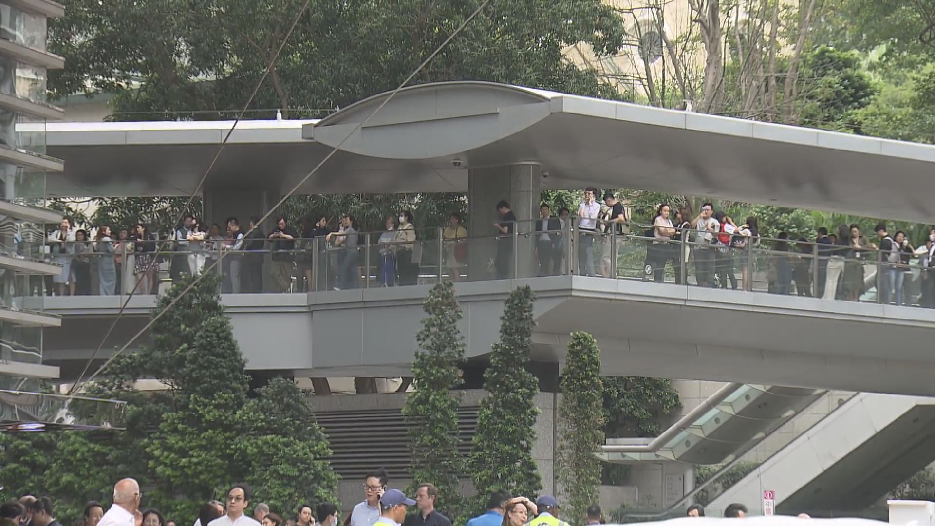 中環花園道商廈健身房火警　逾500人疏散