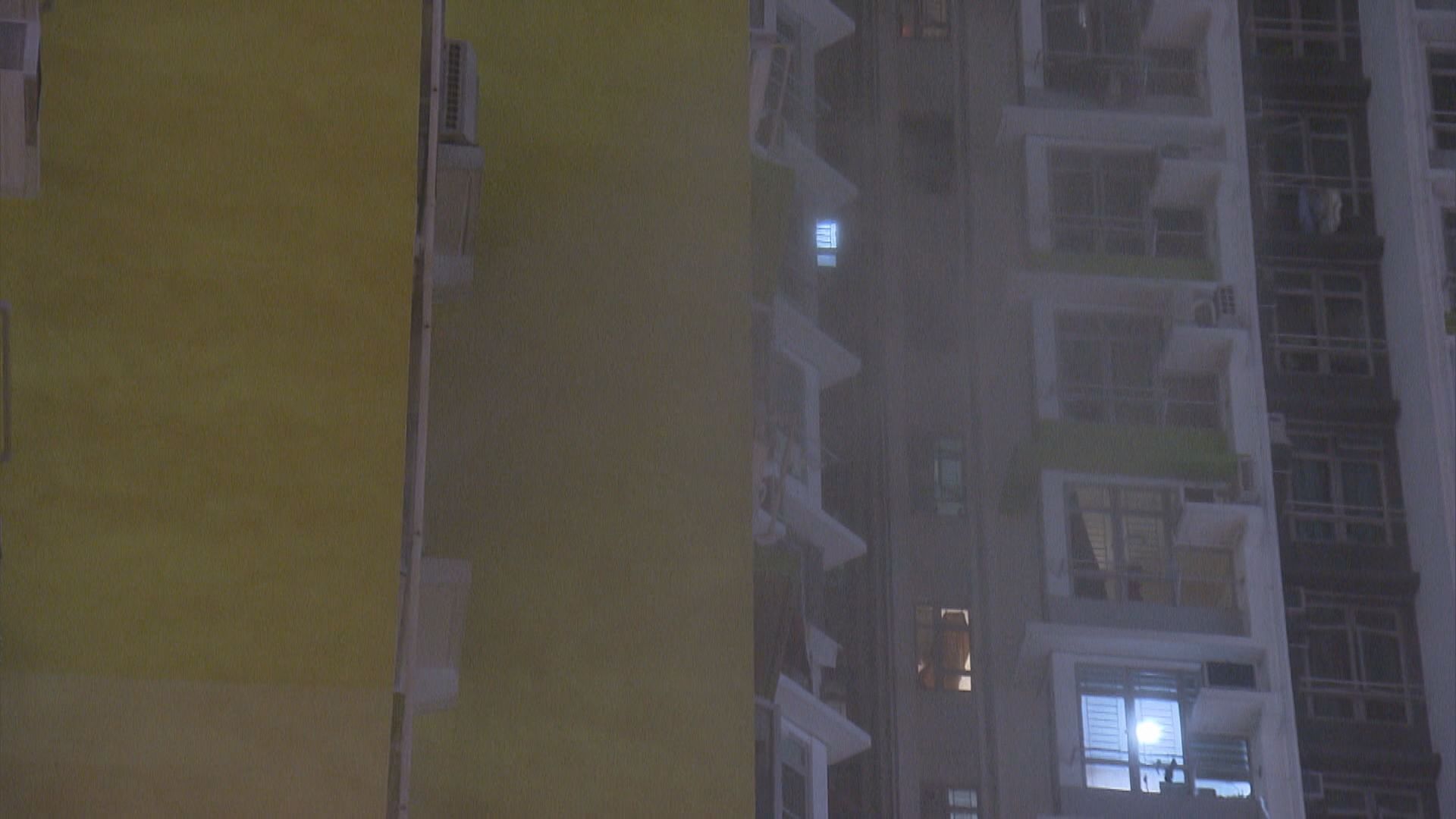 長沙灣麗翠苑一單位失火三人不適送院