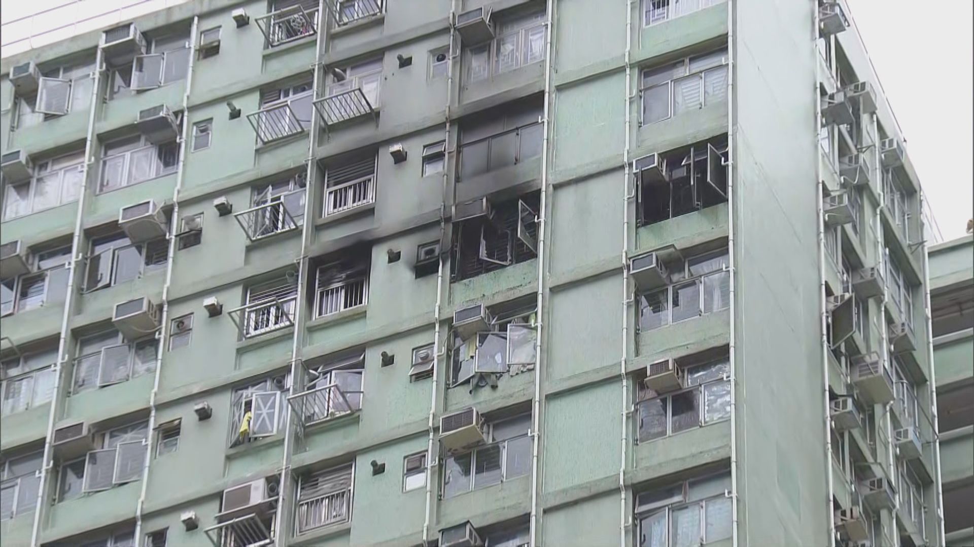 小西灣邨瑞褔樓火警　兩人吸入濃煙不適送院