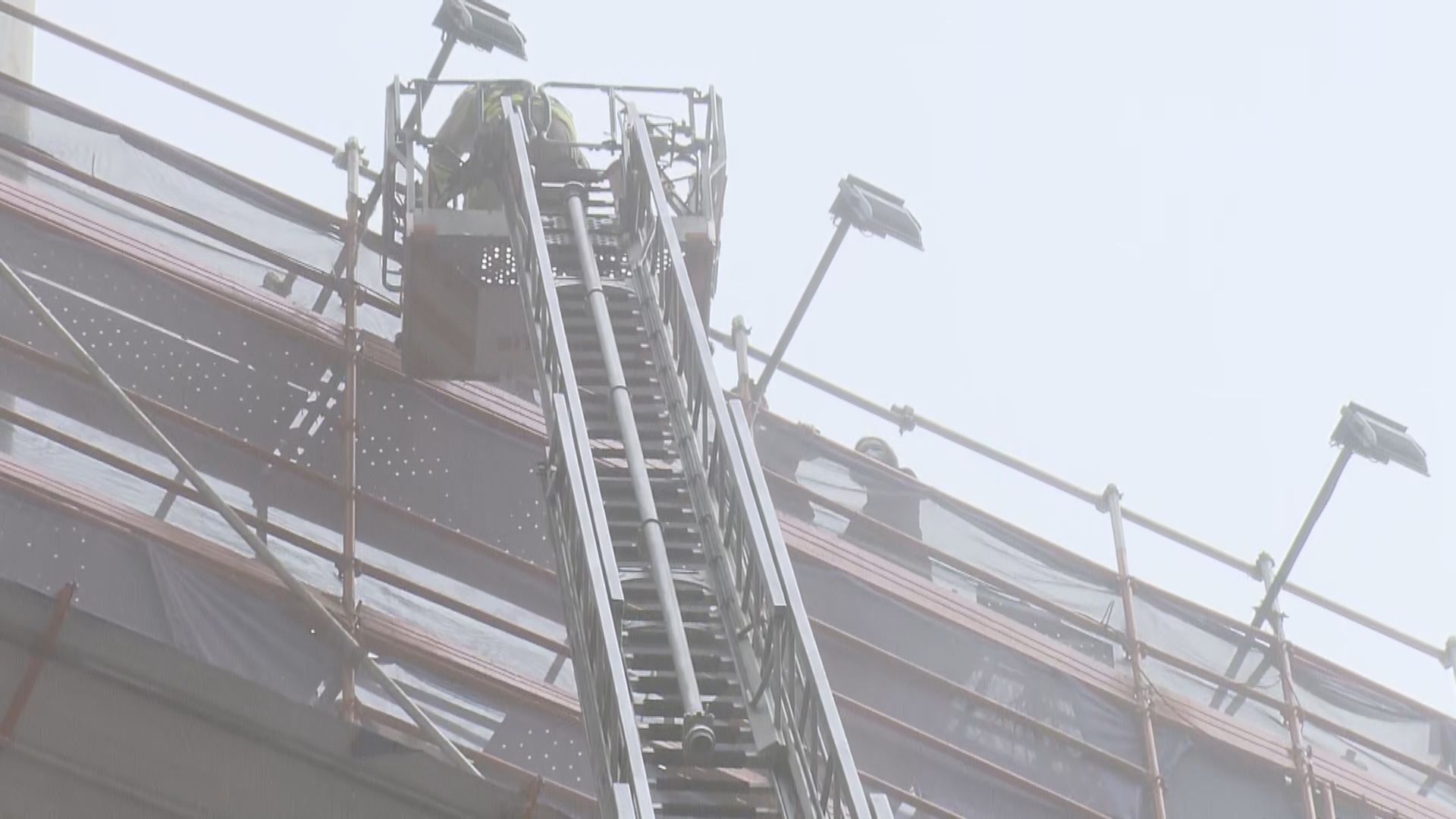 銅鑼灣世貿中心發生三級火　百多人待救