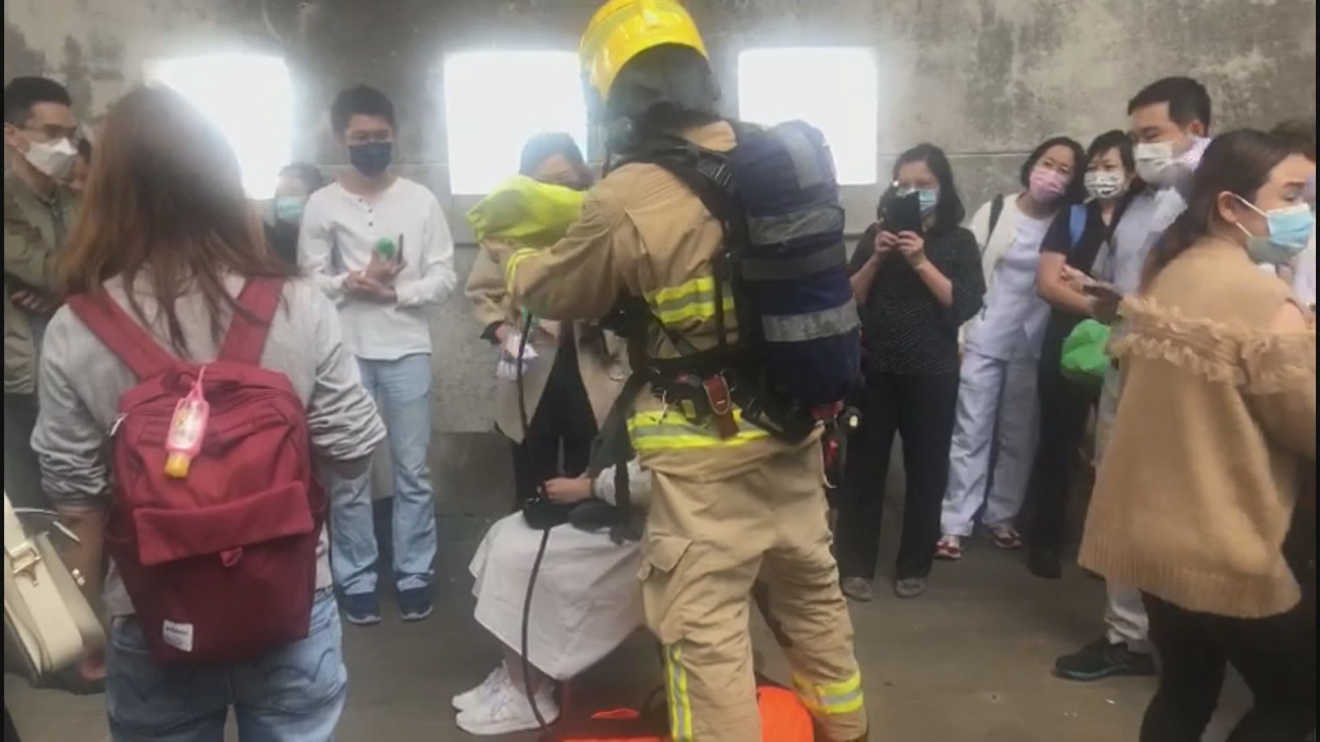 銅鑼灣世貿中心發生三級火　數百人被困