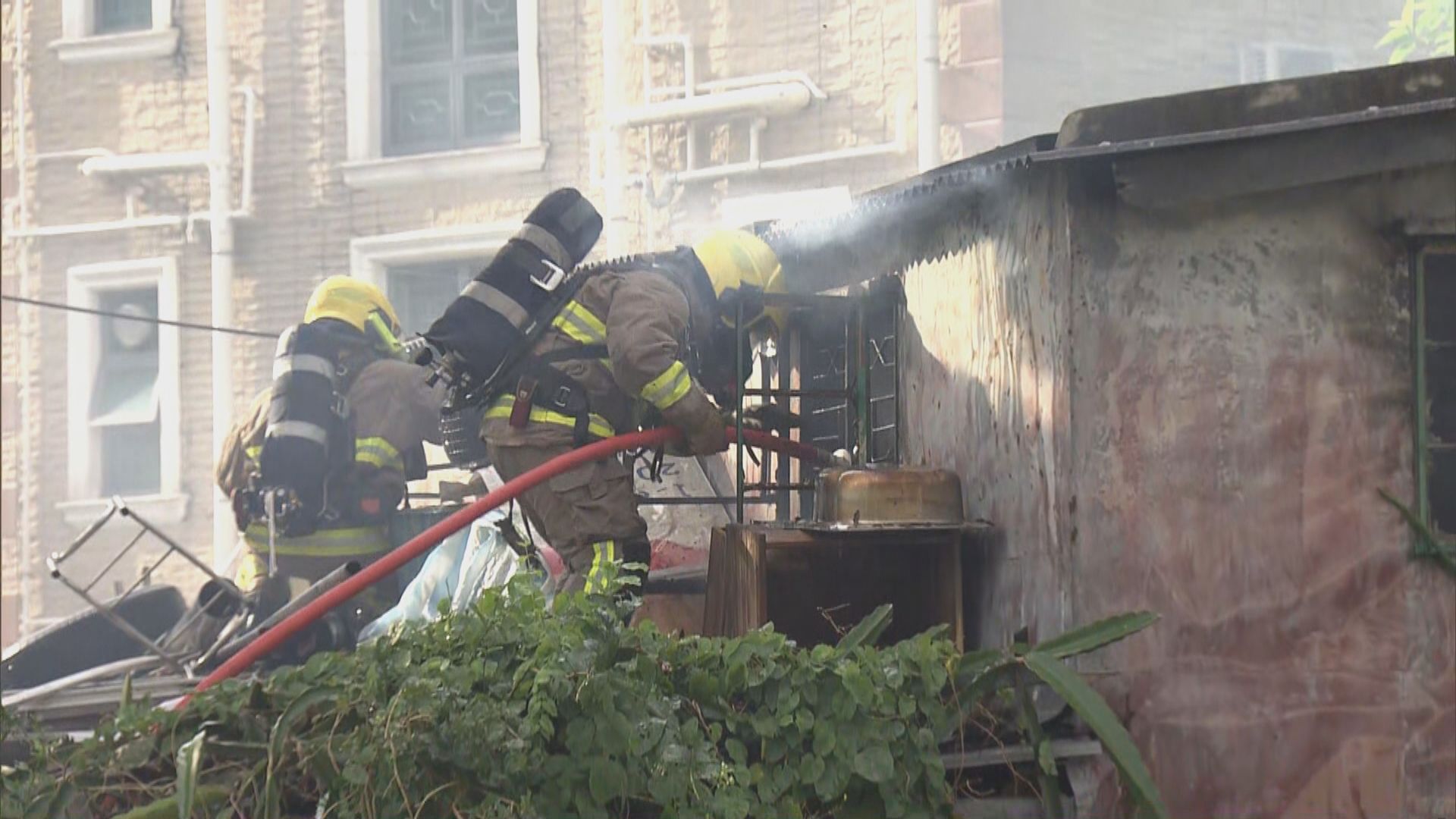 粉嶺九龍坑村鐵皮屋着火無人傷