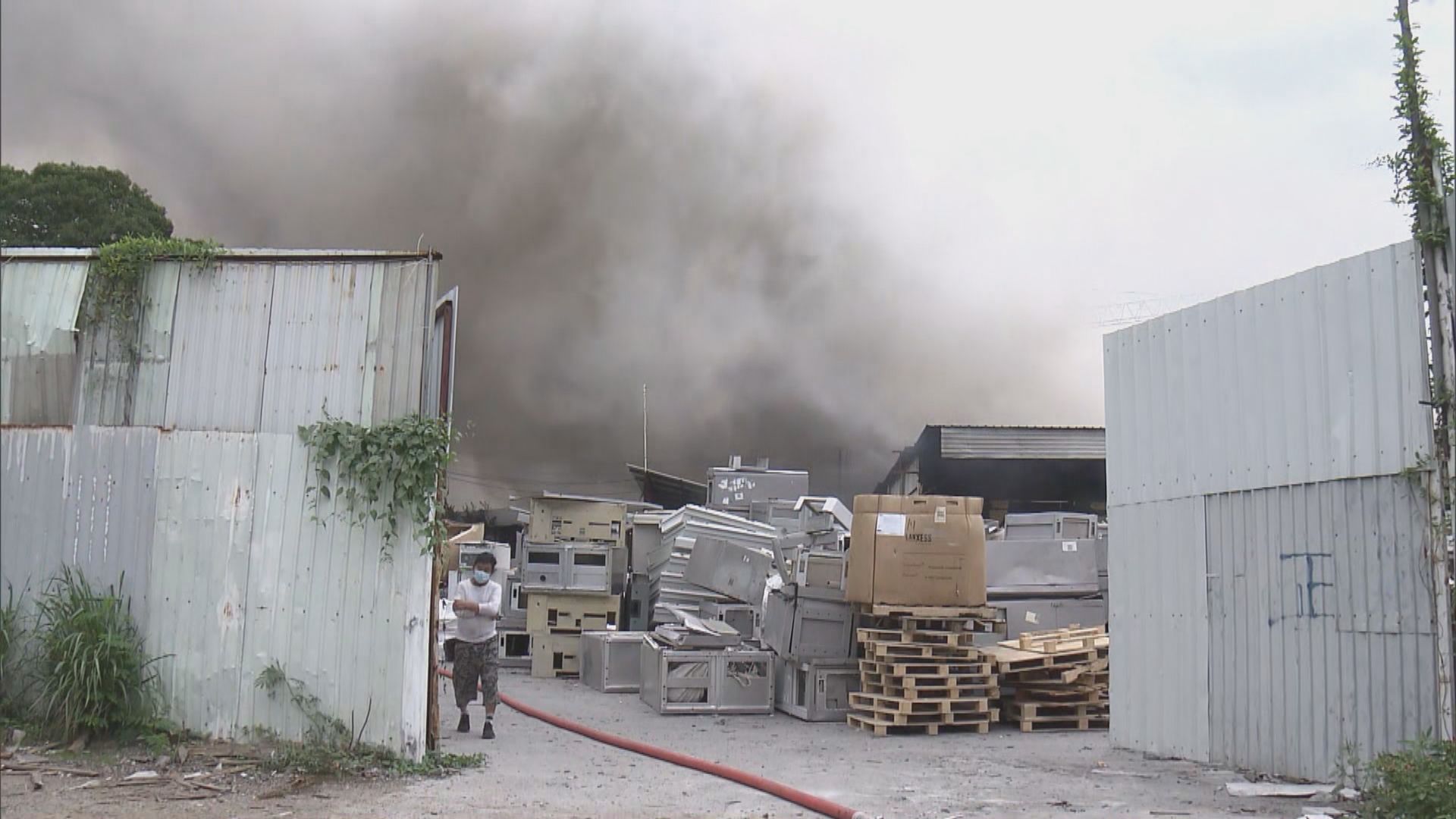 粉嶺坪輋電子廢料回收場二級火　無人傷