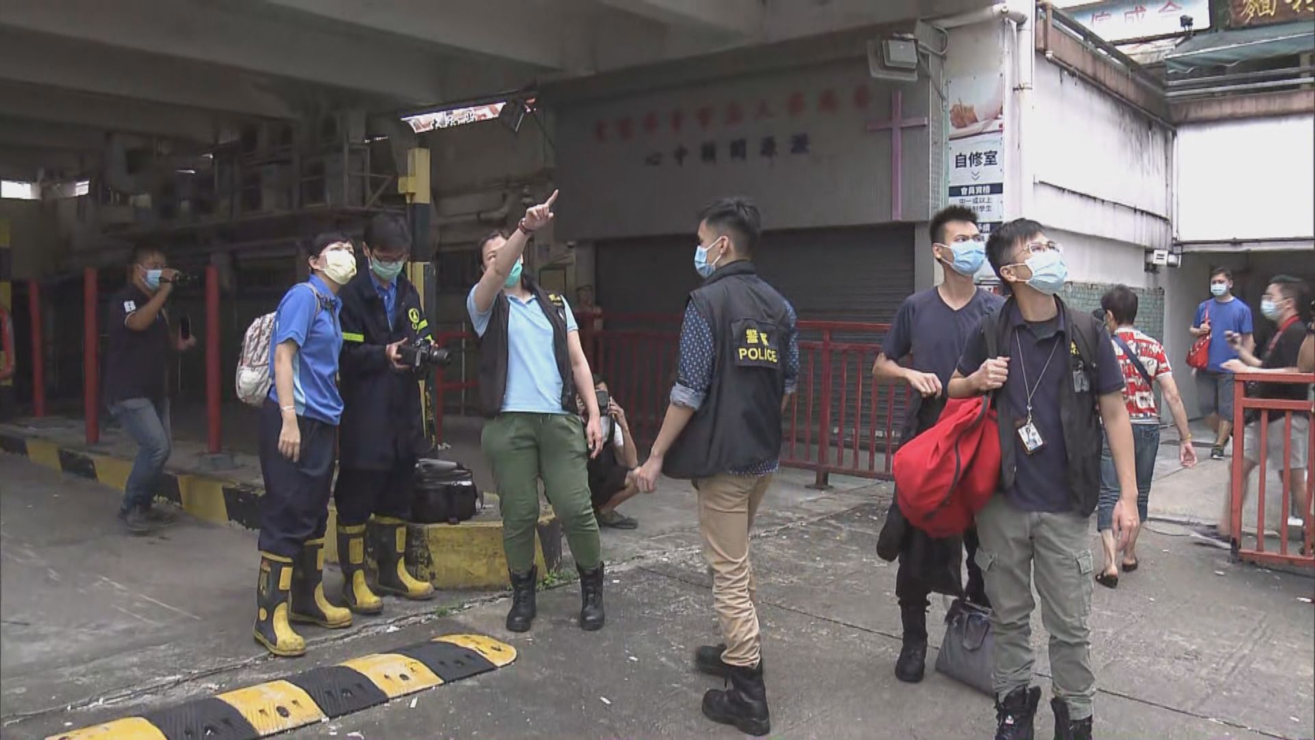 搜證人員到沙田瀝源邨榮瑞樓釀一死火警單位調查