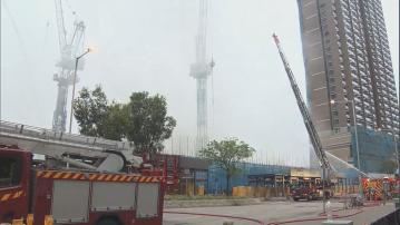 洪水橋地盤火警仍未熄滅 屋宇署：兩支天秤沒即時危險